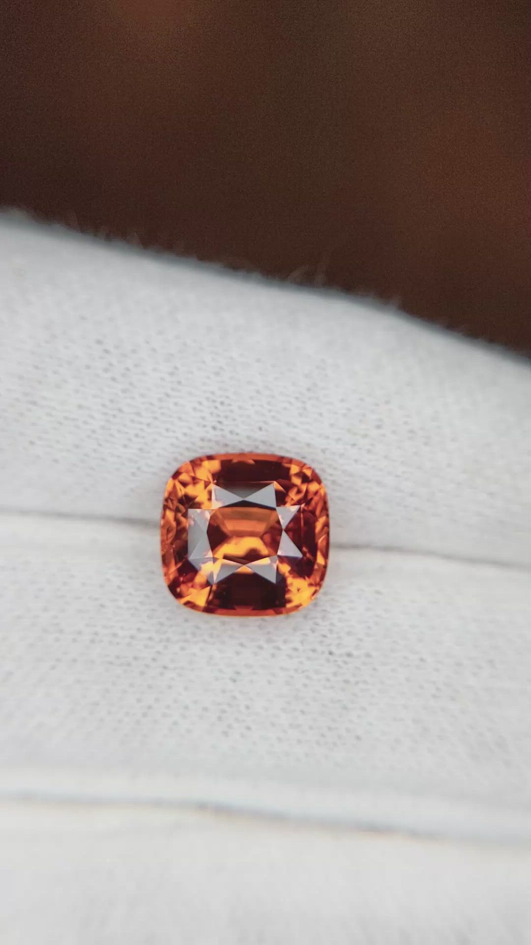 5.06 Ct. Orange Sapphire from Ceylon (Sri Lanka) Size Video