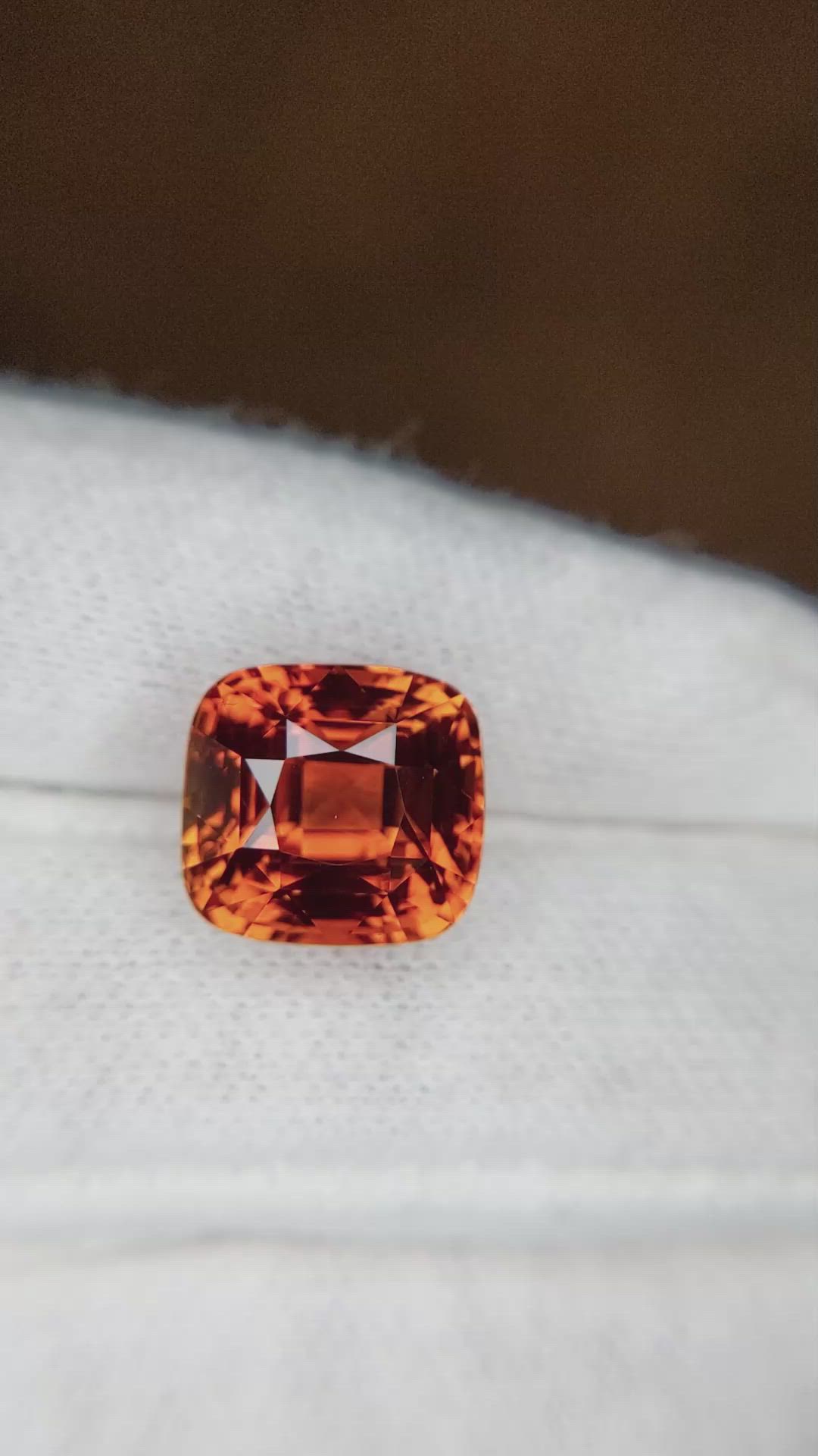 10.52 Ct. Orange Sapphire from Ceylon (Sri Lanka) Size Video