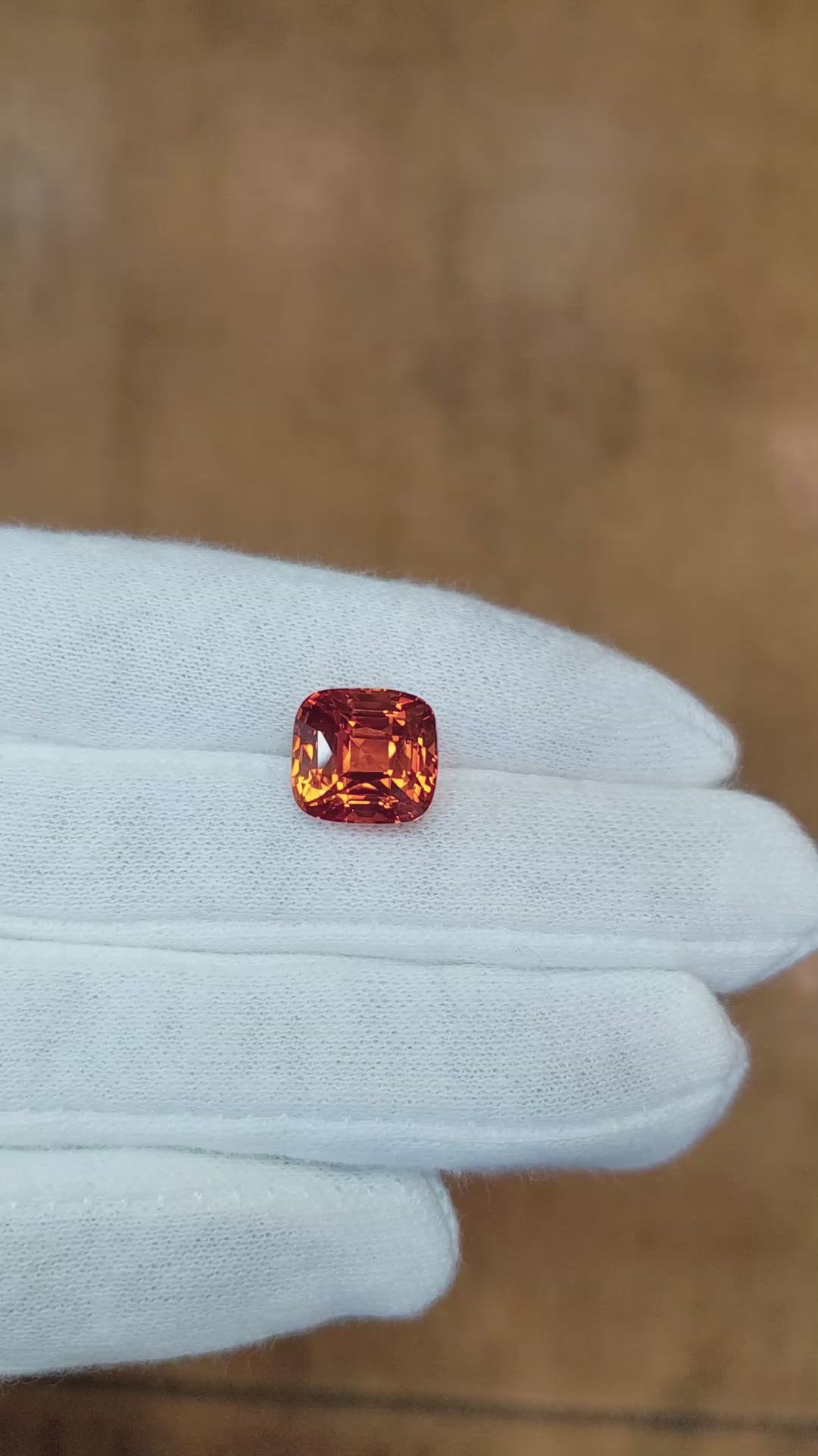 10.52 Ct. Orange Sapphire from Ceylon (Sri Lanka) Size Video