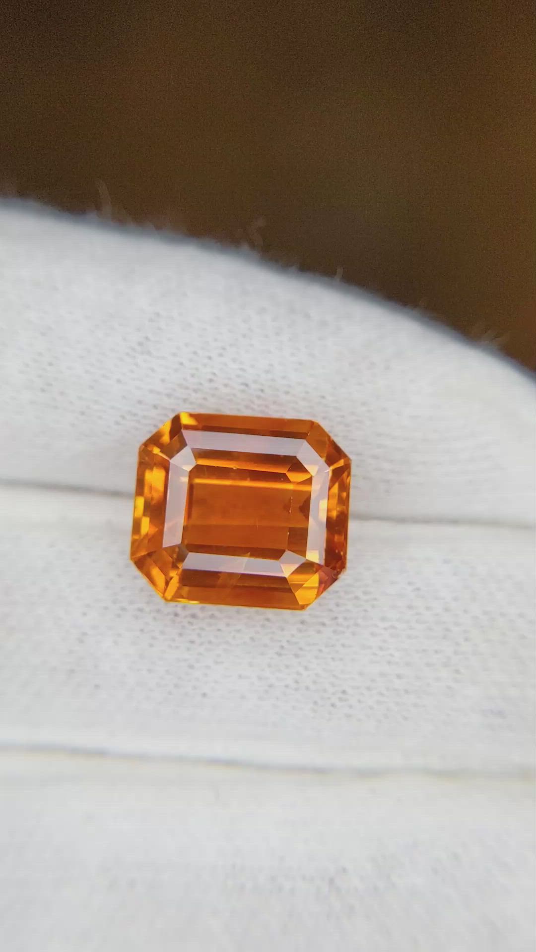 10.53 Ct. Sapphire from Ceylon (Sri Lanka) Size Video