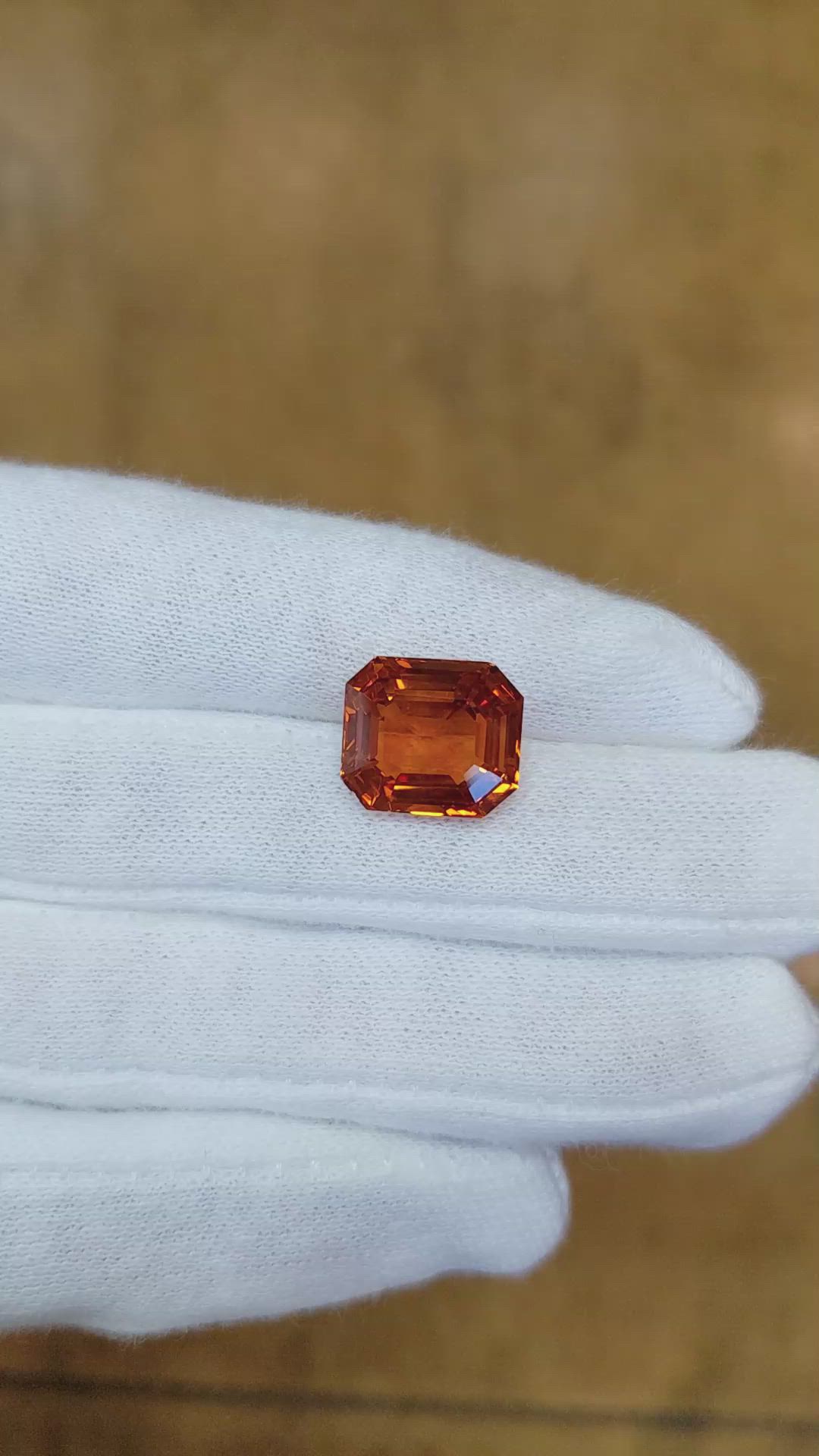 10.60 Ct. Orange Sapphire from Ceylon (Sri Lanka) Size Video