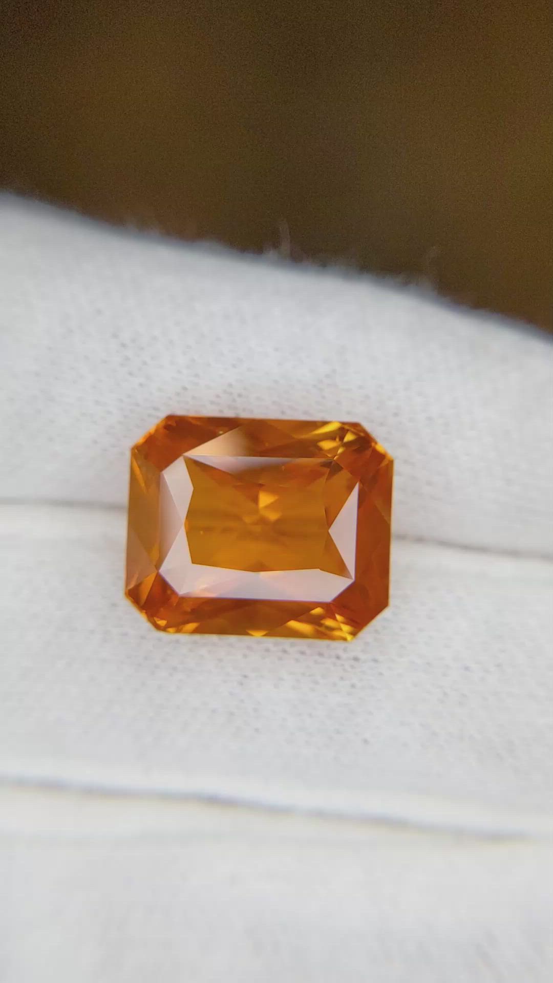 16.01 Ct. Orange Sapphire from Ceylon (Sri Lanka) Size Video