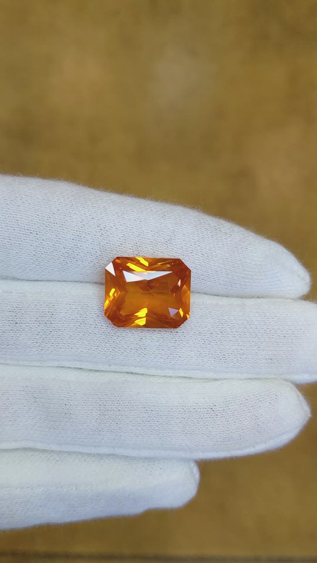 16.01 Ct. Orange Sapphire from Ceylon (Sri Lanka) Size Video