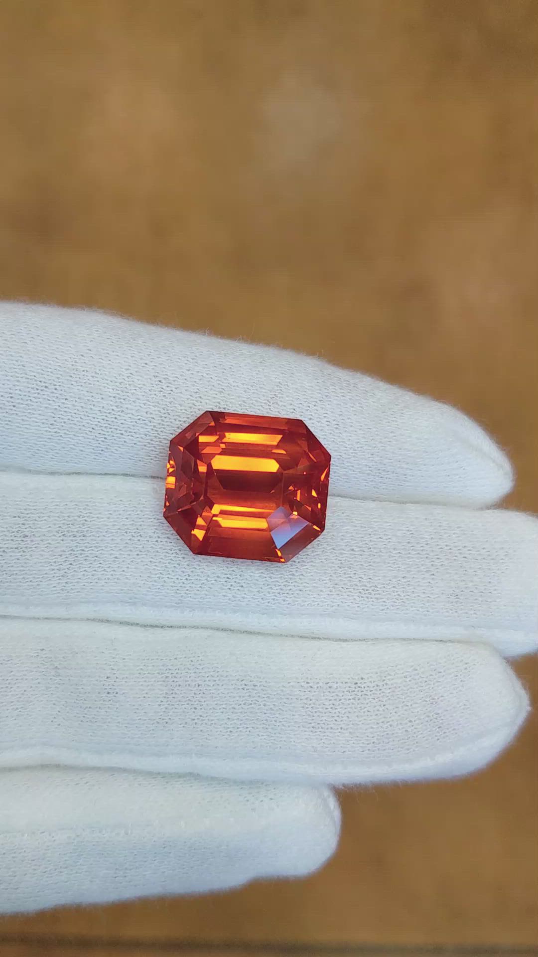 23.62 Ct. Orange Sapphire from Ceylon (Sri Lanka) Size Video