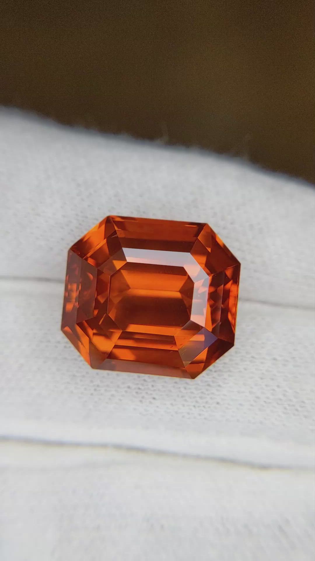 23.62 Ct. Orange Sapphire from Ceylon (Sri Lanka) Size Video