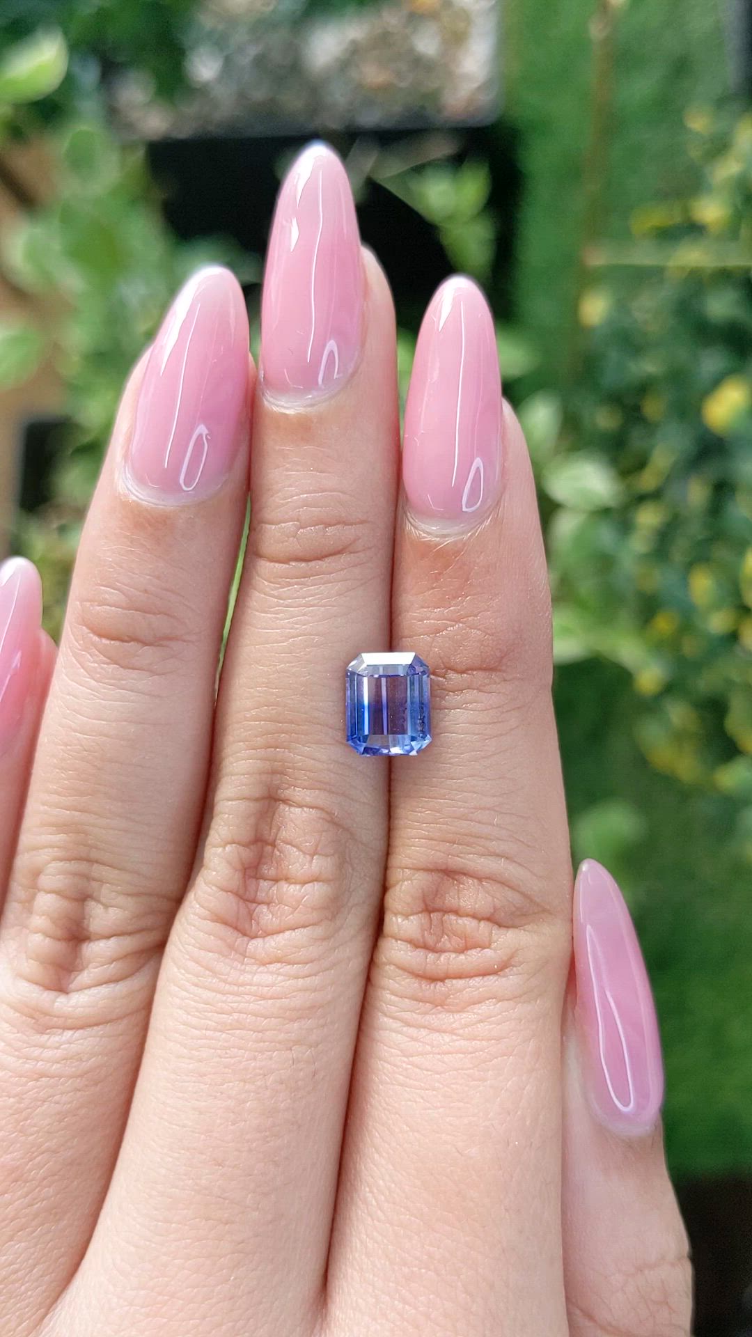 2.41 Ct. Bi Color Sapphire from Ceylon (Sri Lanka) Size Video