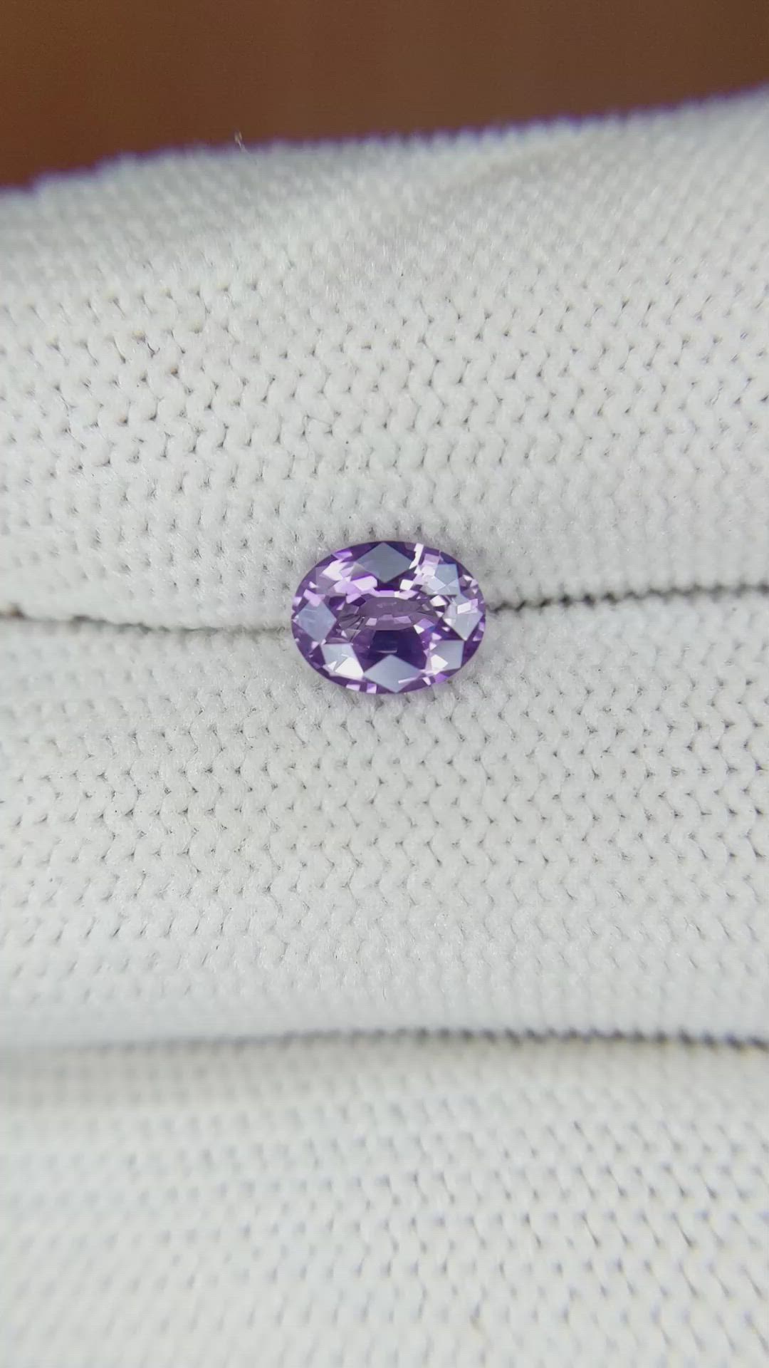 1.07 Ct. Sapphire from Ceylon (Sri Lanka) Size Video
