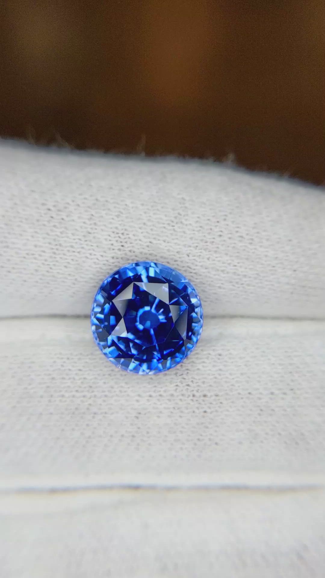 6.15 Ct. Blue Sapphire from Ceylon (Sri Lanka) Size Video