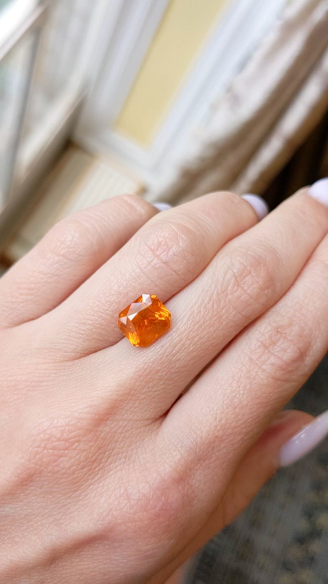 4.30 Ct. Orange Sapphire from Ceylon (Sri Lanka) Size Video