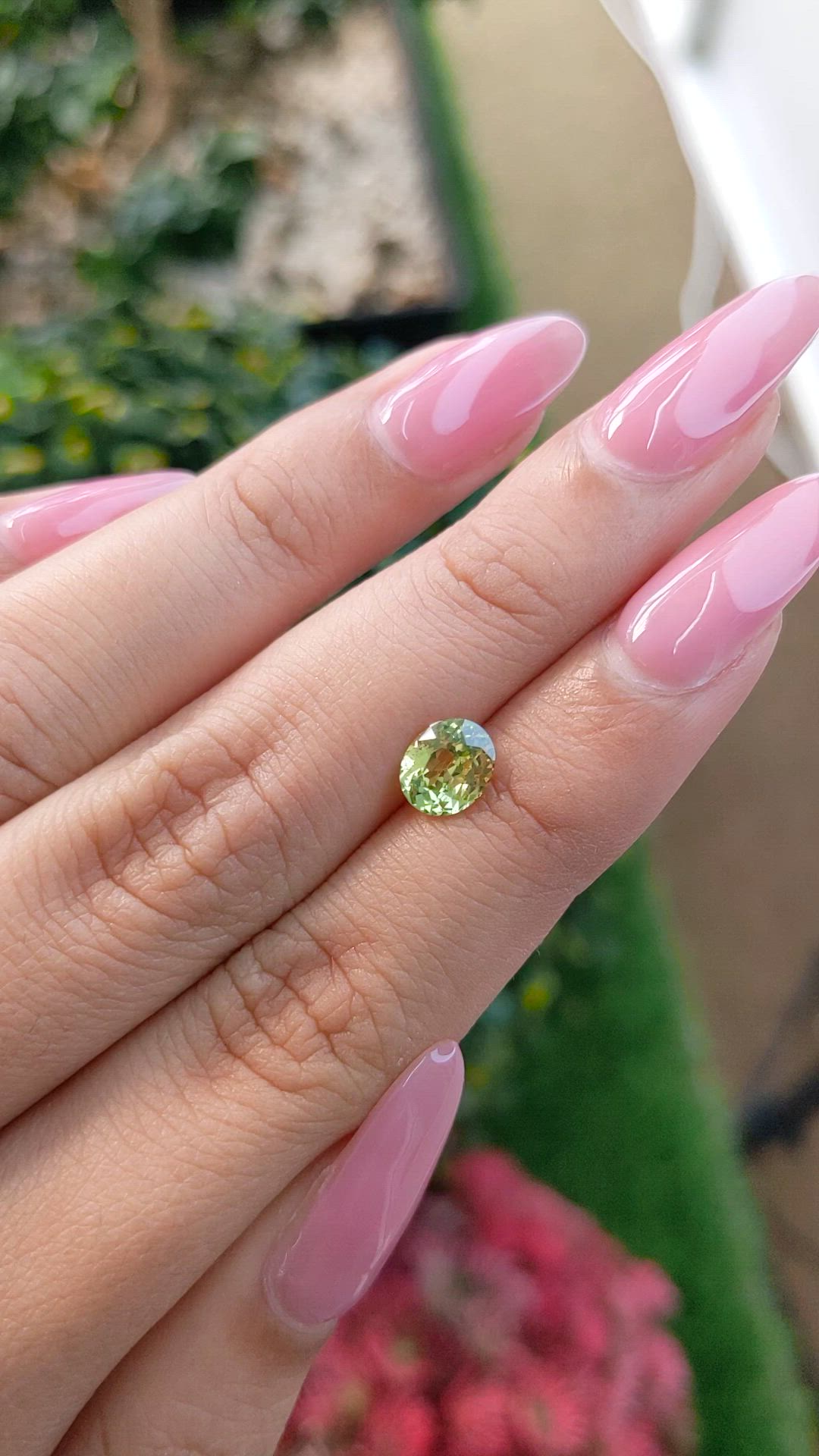 1.22 Ct. Yellowish Green Sapphire from Ceylon (Sri Lanka) Size Video