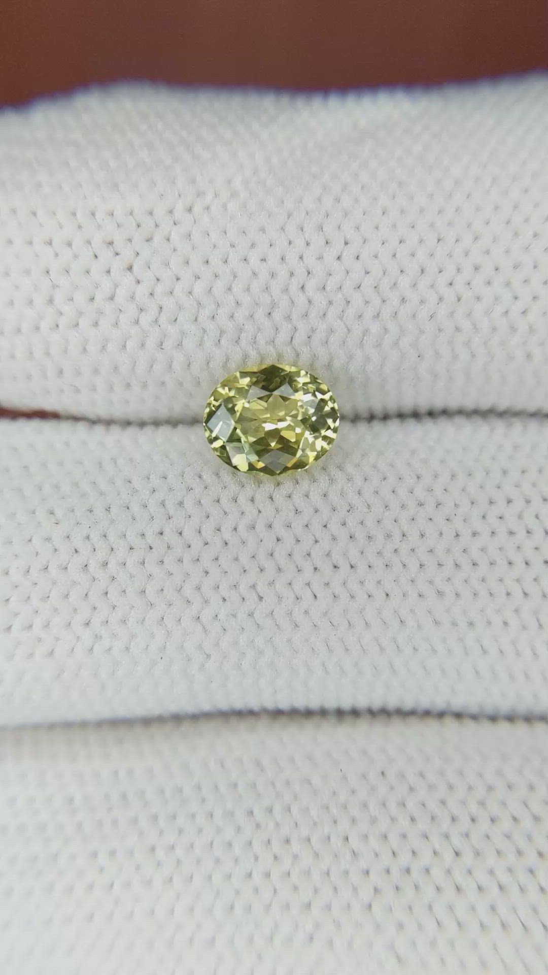 1.22 Ct. Yellowish Green Sapphire from Ceylon (Sri Lanka) Size Video