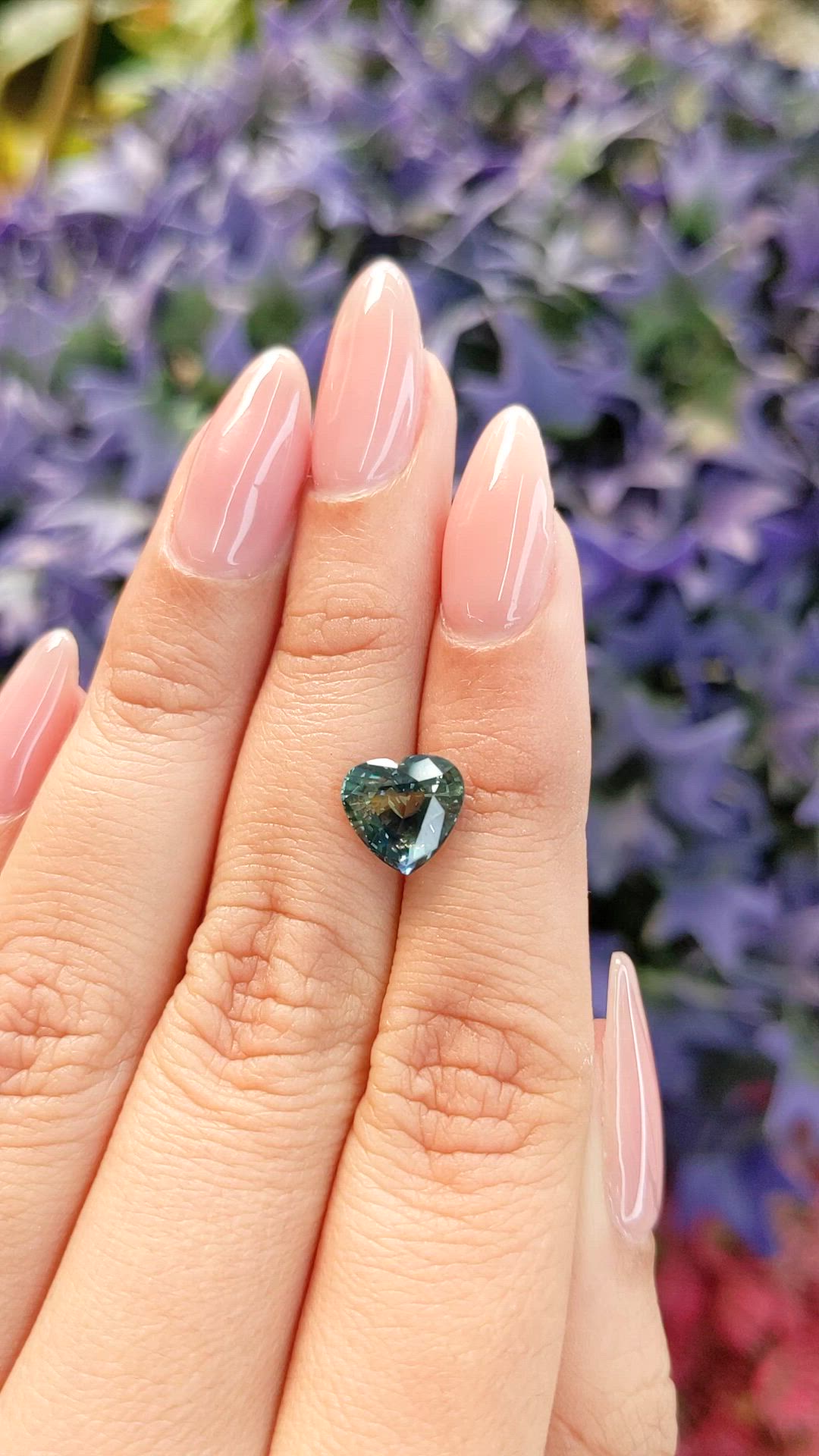 3.34 Ct. Bi Color Sapphire from Ceylon (Sri Lanka) Size Video