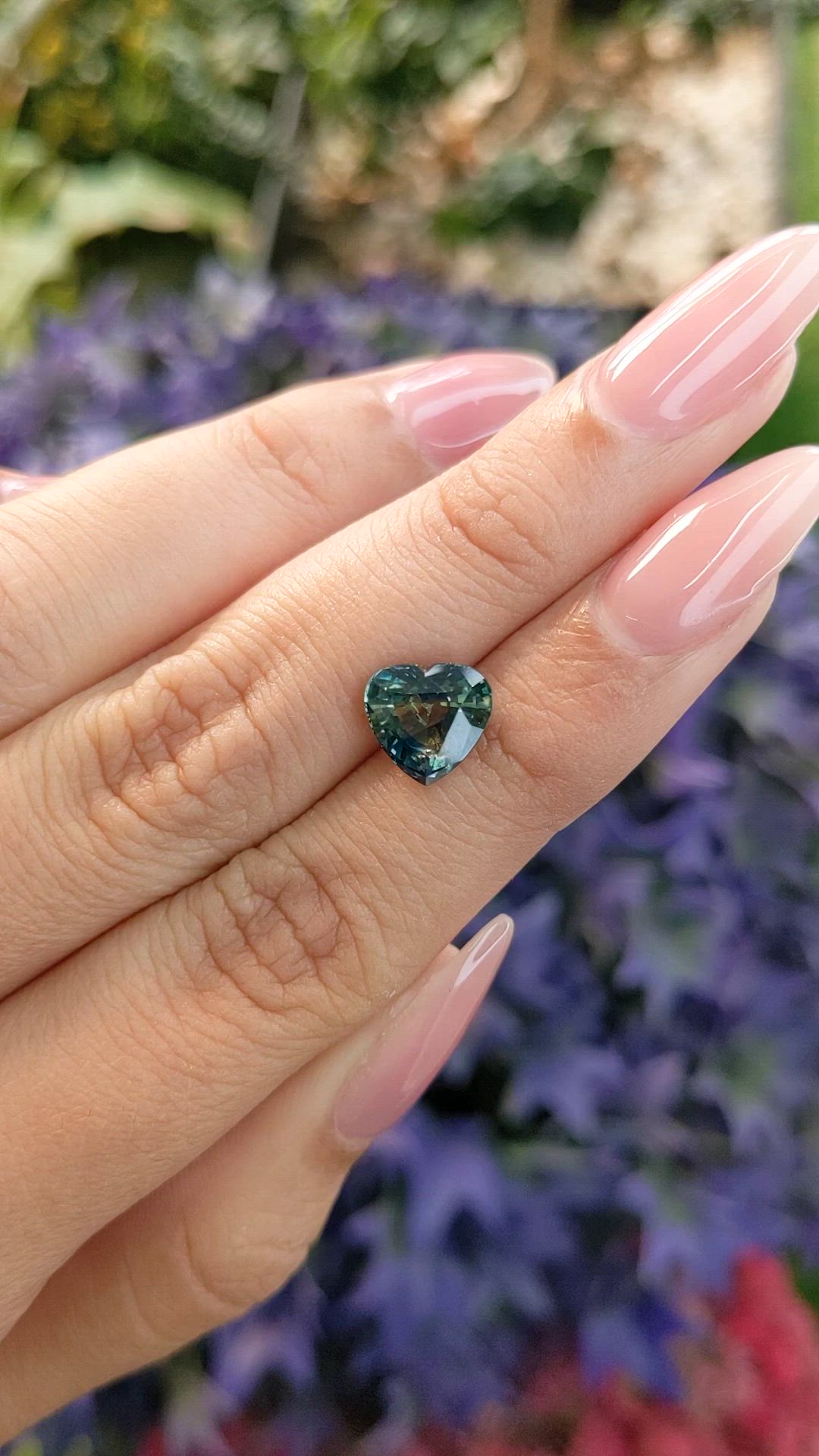 3.34 Ct. Bi Color Sapphire from Ceylon (Sri Lanka) Size Video