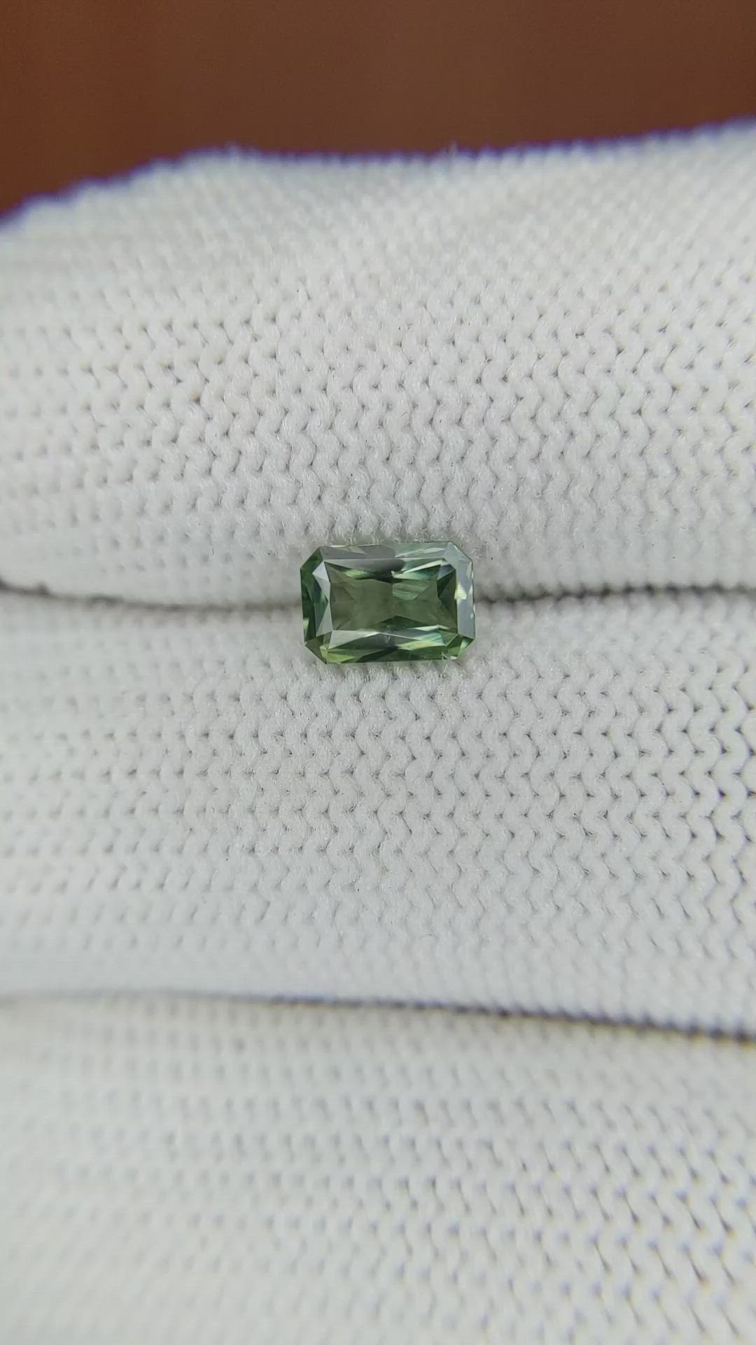 0.87 Ct. Sapphire from Ceylon (Sri Lanka) Size Video