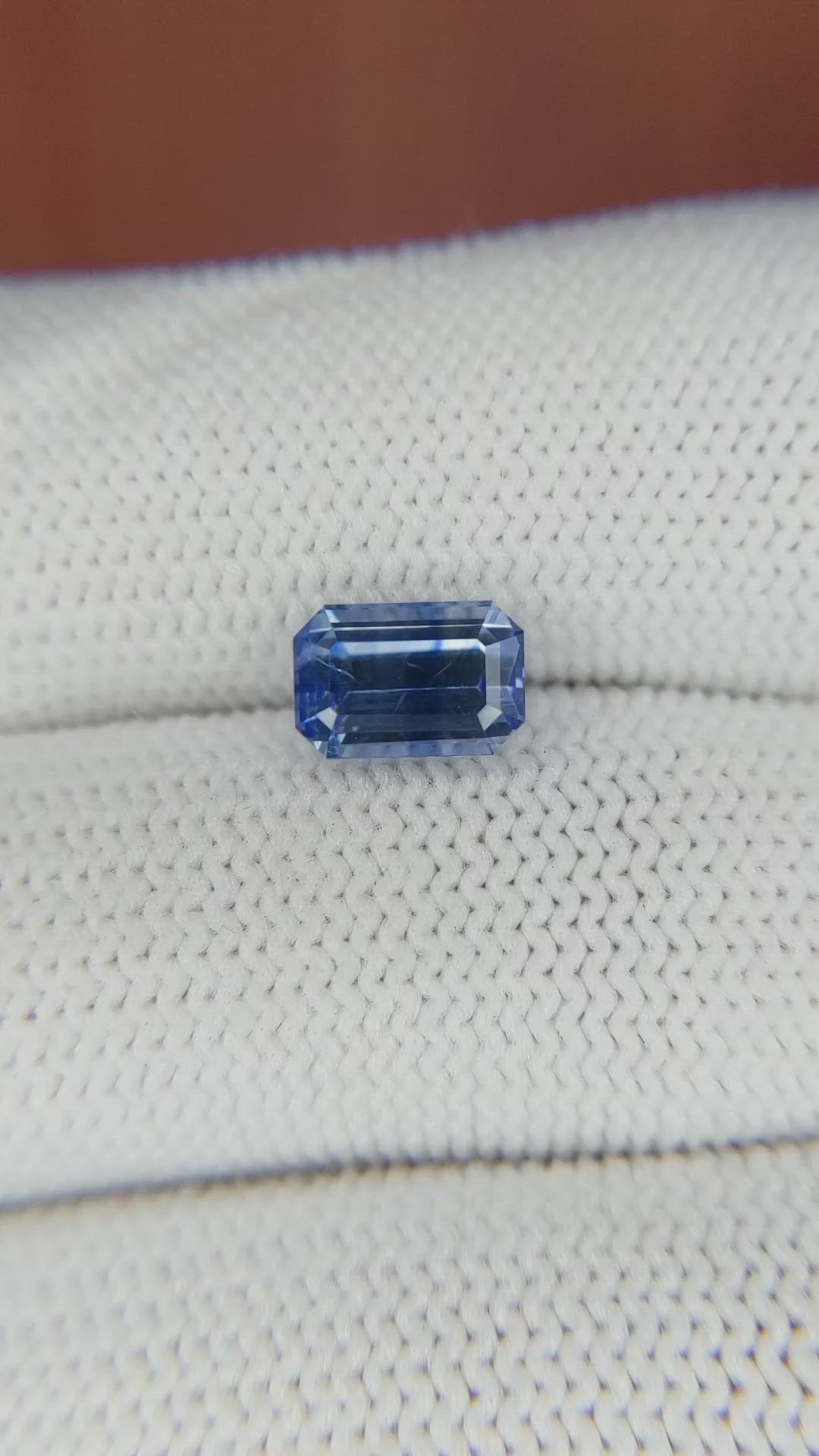 2.19 Ct. Bi Color Sapphire from Ceylon (Sri Lanka) Size Video
