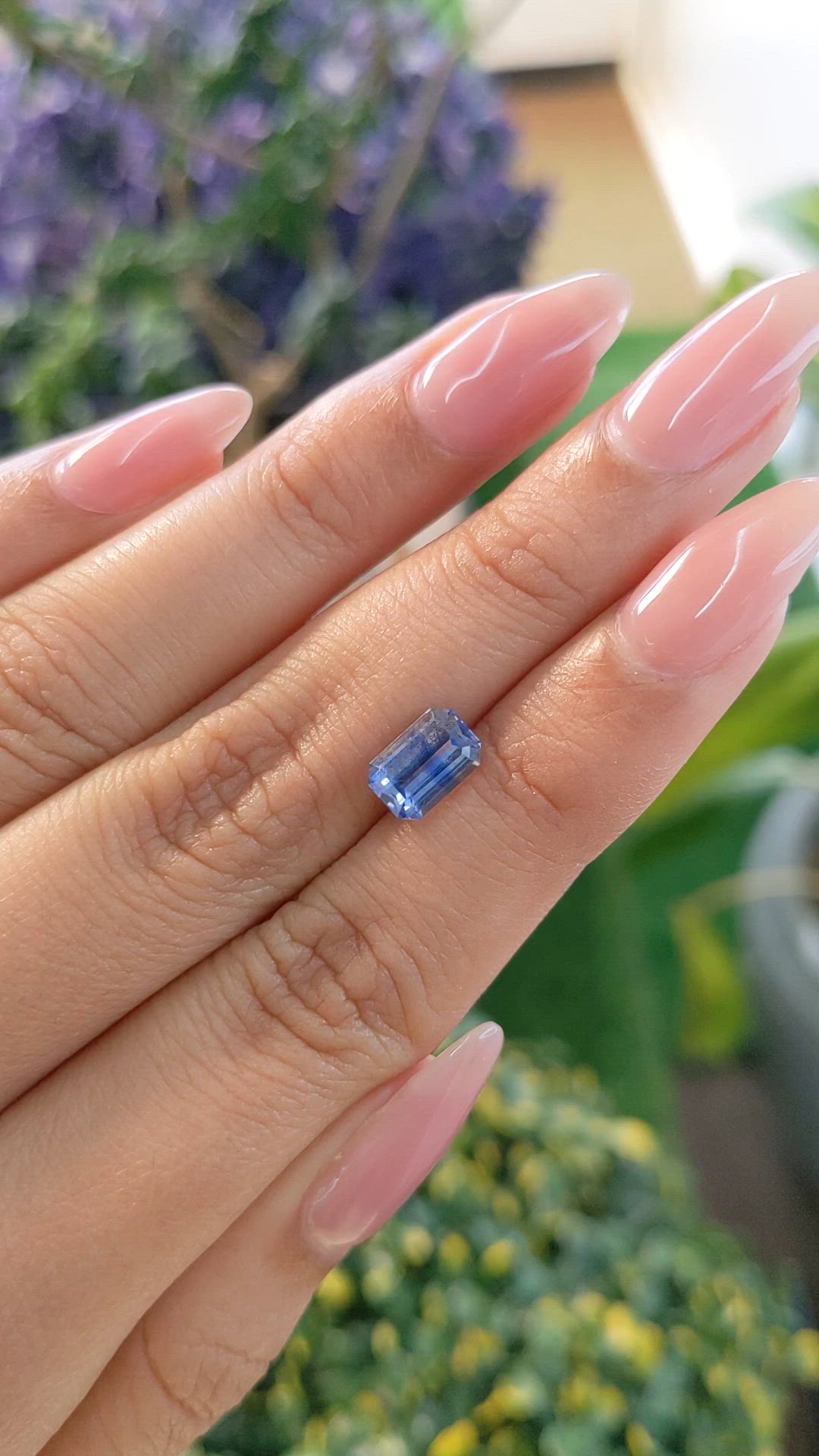 2.19 Ct. Bi Color Sapphire from Ceylon (Sri Lanka) Size Video