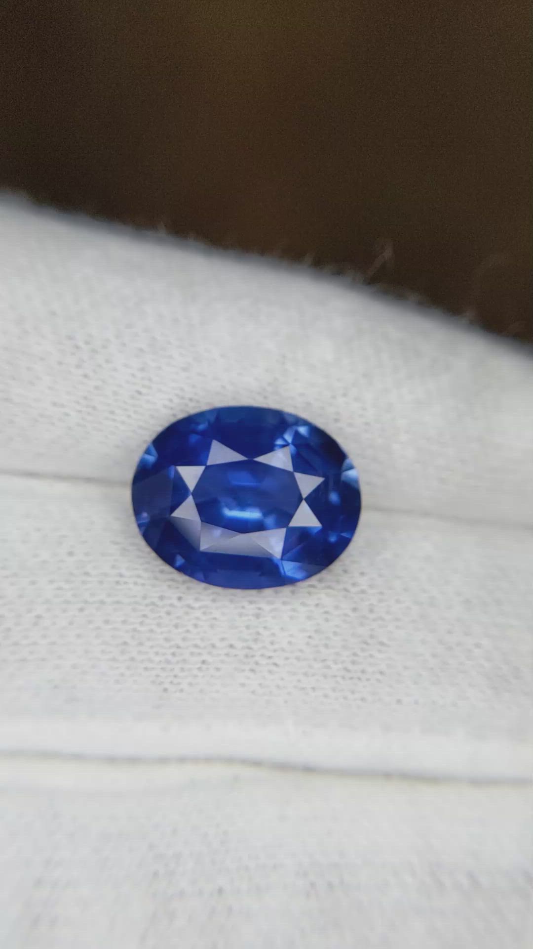 7.51 Ct. Blue Sapphire from Ceylon (Sri Lanka) Size Video