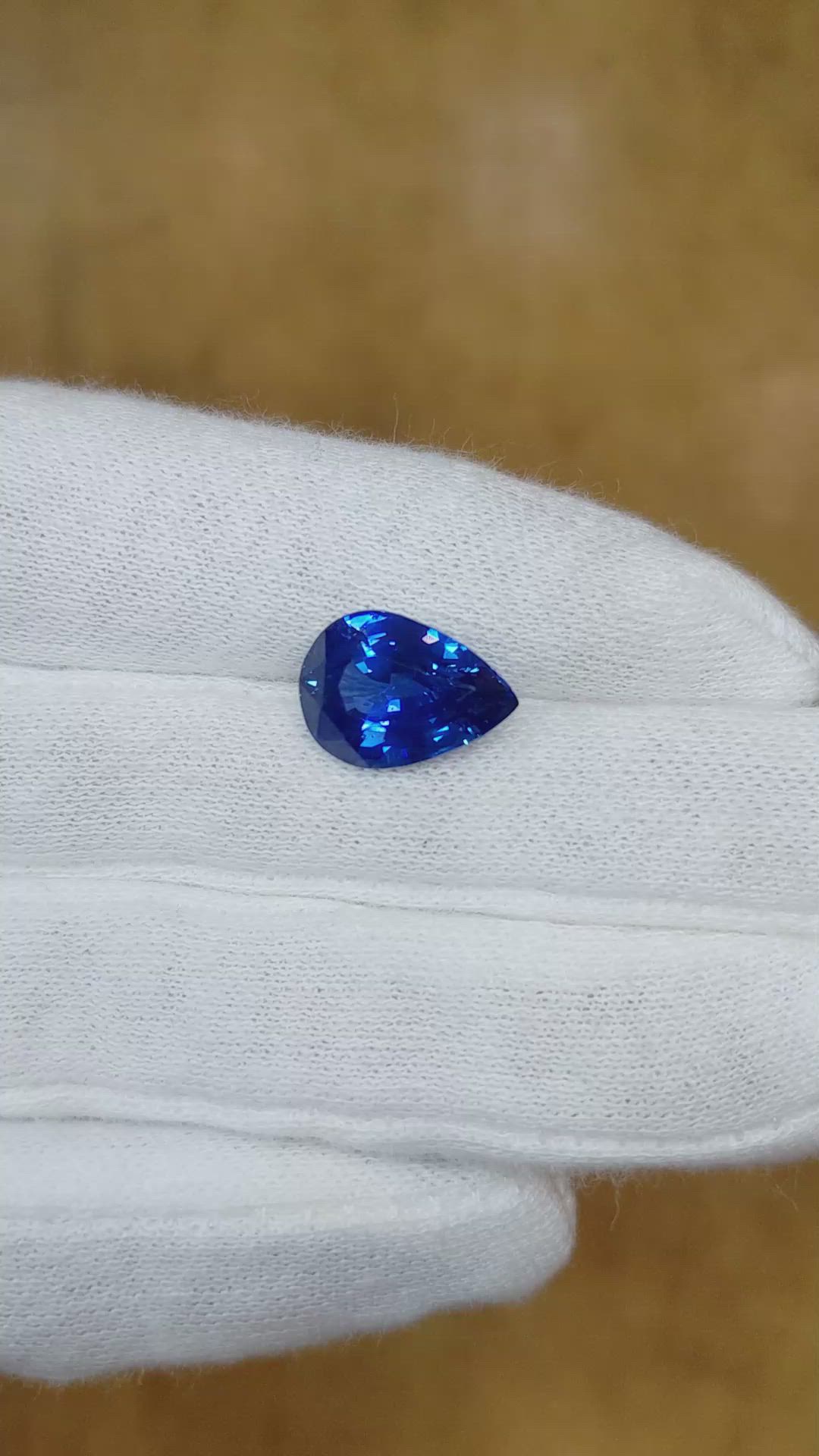 6.05 Ct. Blue Sapphire from Ceylon (Sri Lanka) Size Video