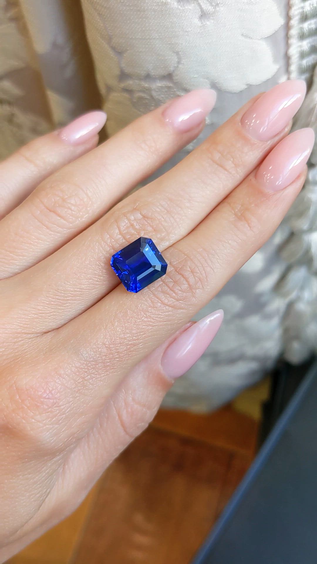 7.57 Ct. Blue Sapphire from Ceylon (Sri Lanka) Size Video