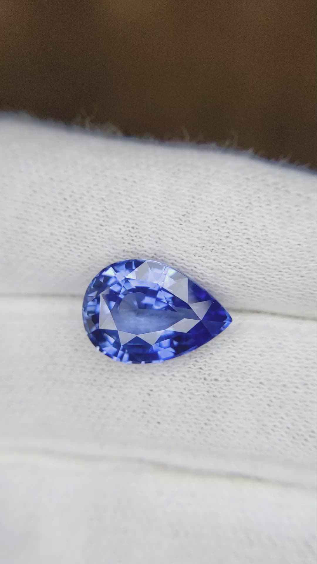 6.99 Ct. Blue Sapphire from Ceylon (Sri Lanka) Size Video