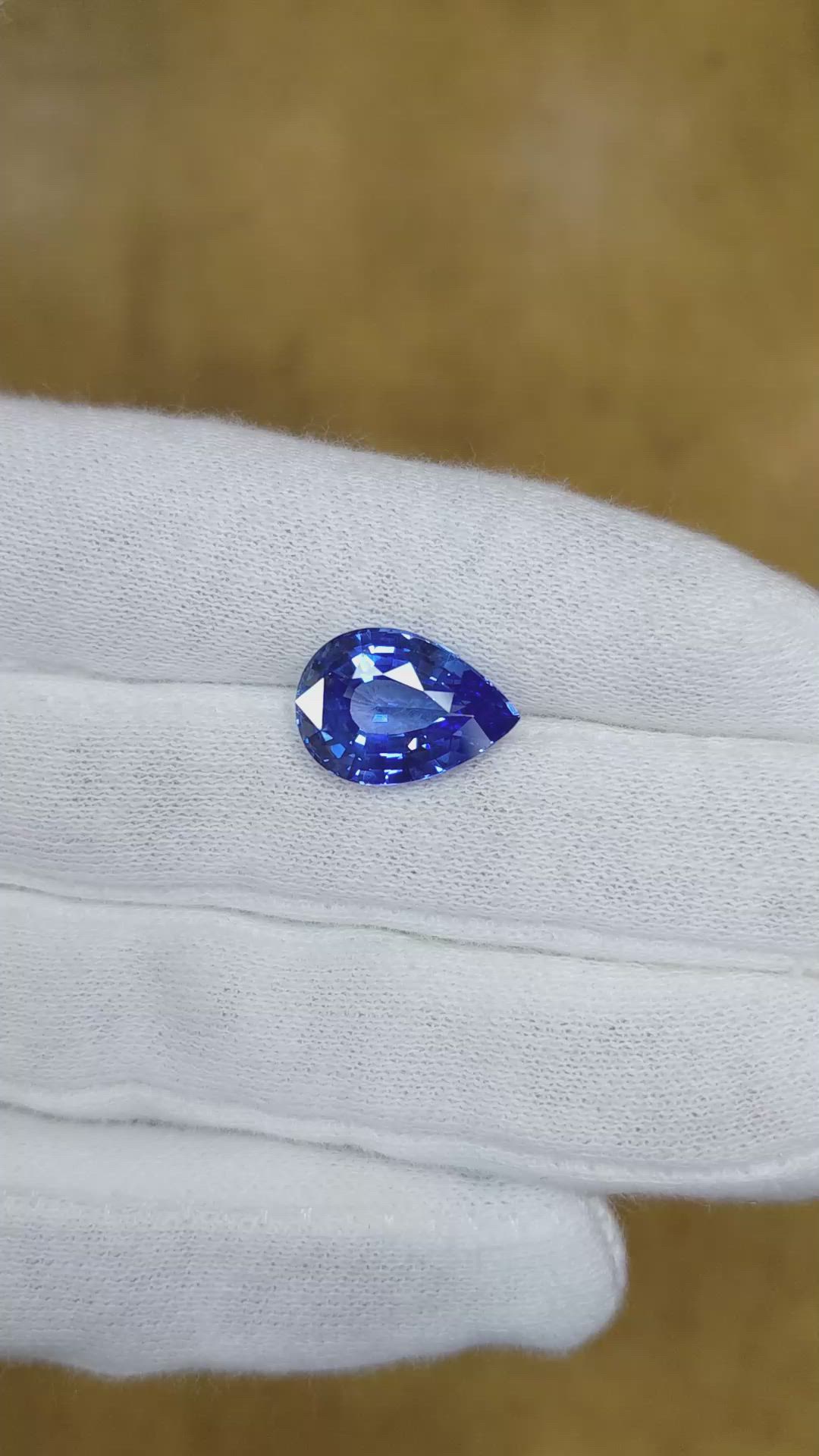 6.99 Ct. Blue Sapphire from Ceylon (Sri Lanka) Size Video