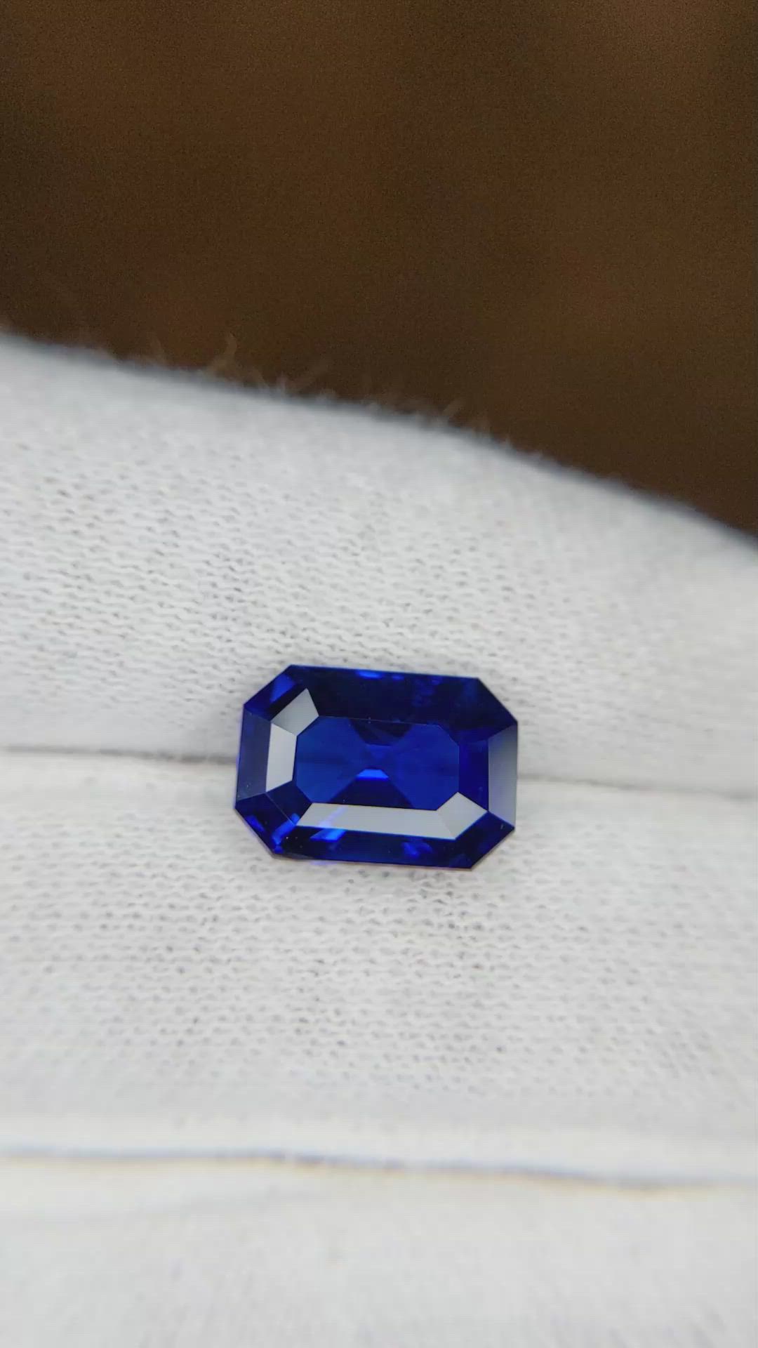 4.02 Ct. Blue Sapphire from Ceylon (Sri Lanka) Size Video