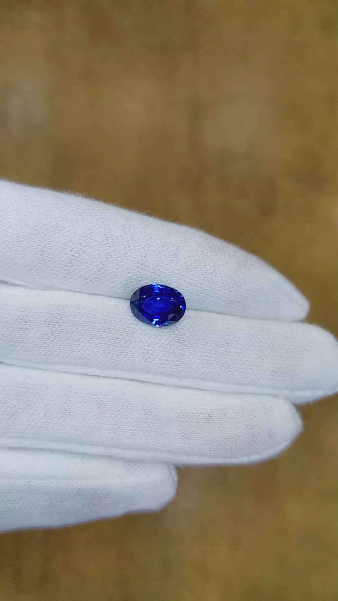 4.13 Ct. Blue Sapphire from Ceylon (Sri Lanka) Size Video