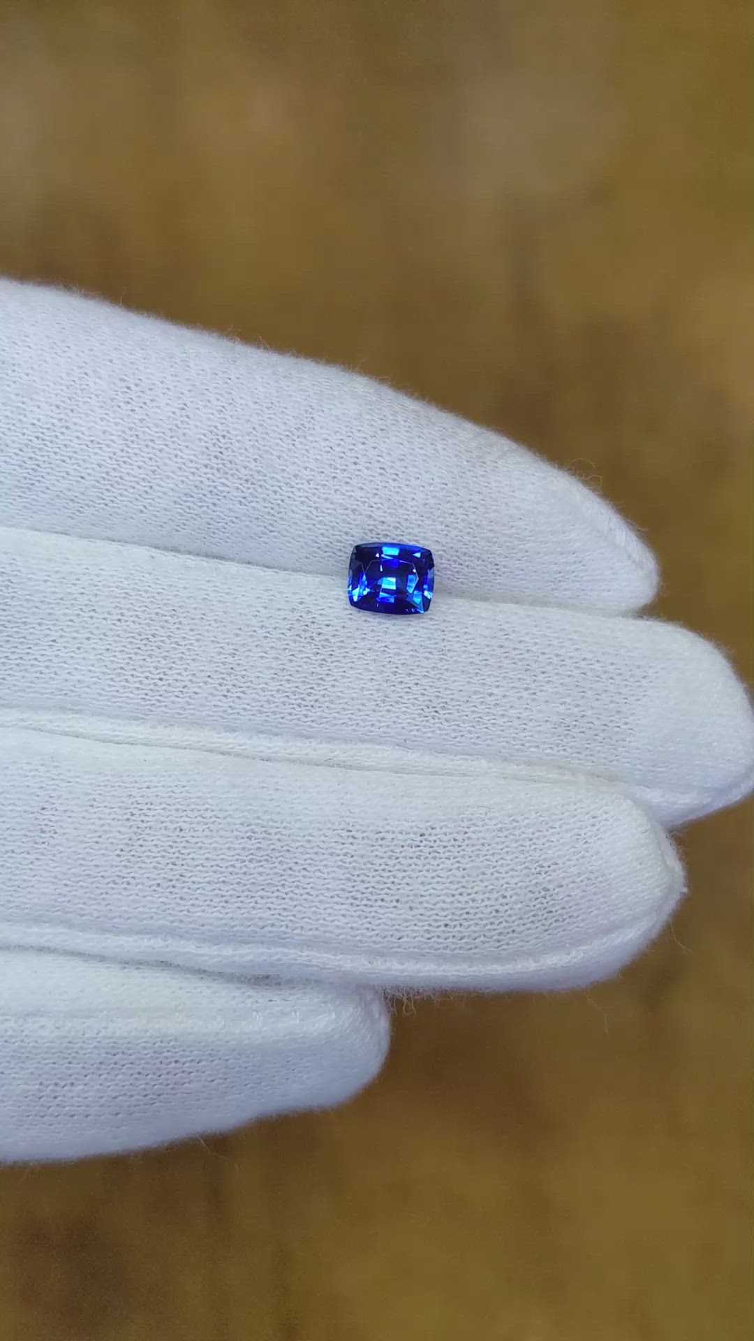 1.00 Ct. Blue Sapphire from Ceylon (Sri Lanka) Size Video