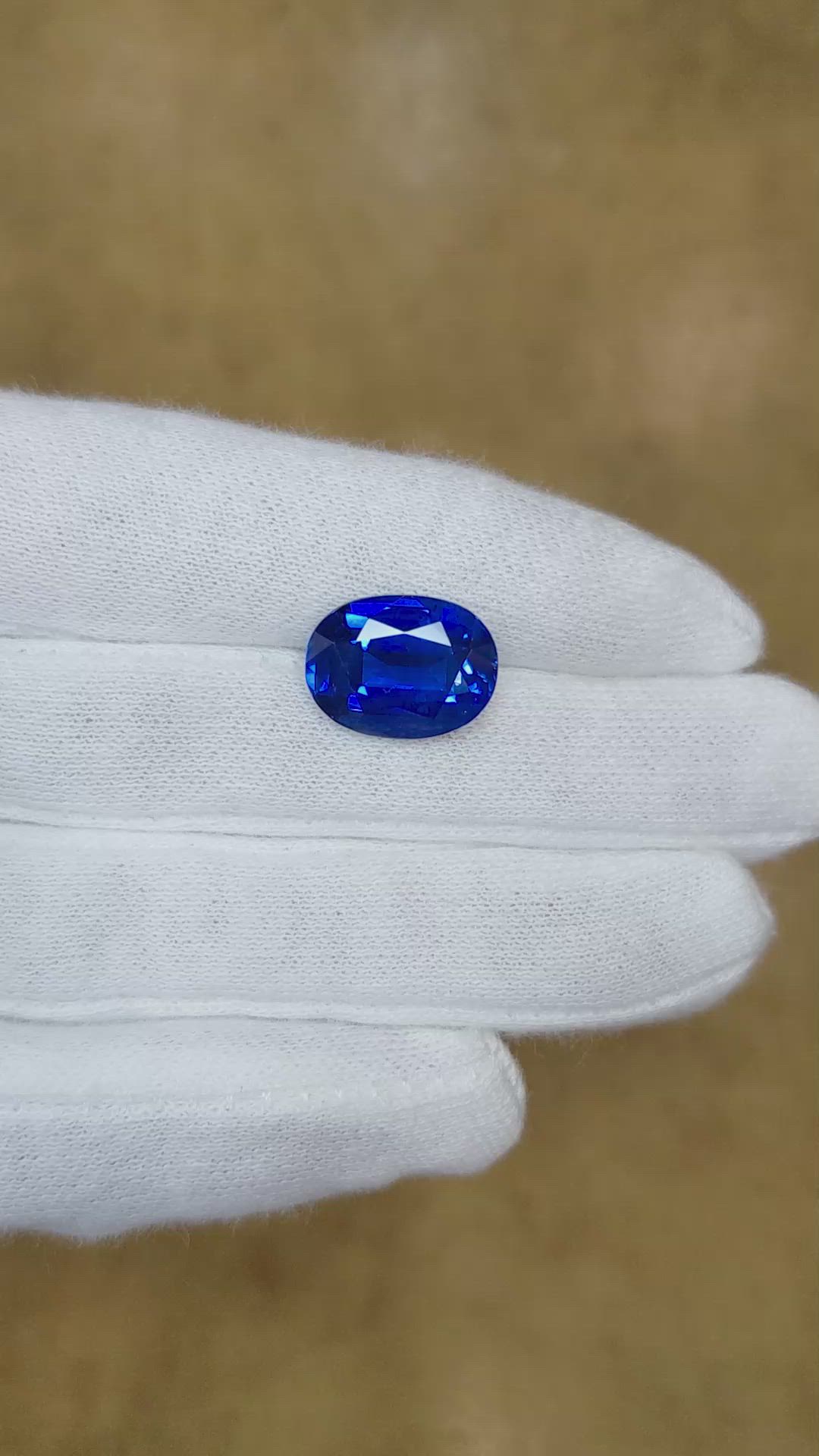 9.50 Ct. Blue Sapphire from Ceylon (Sri Lanka) Size Video