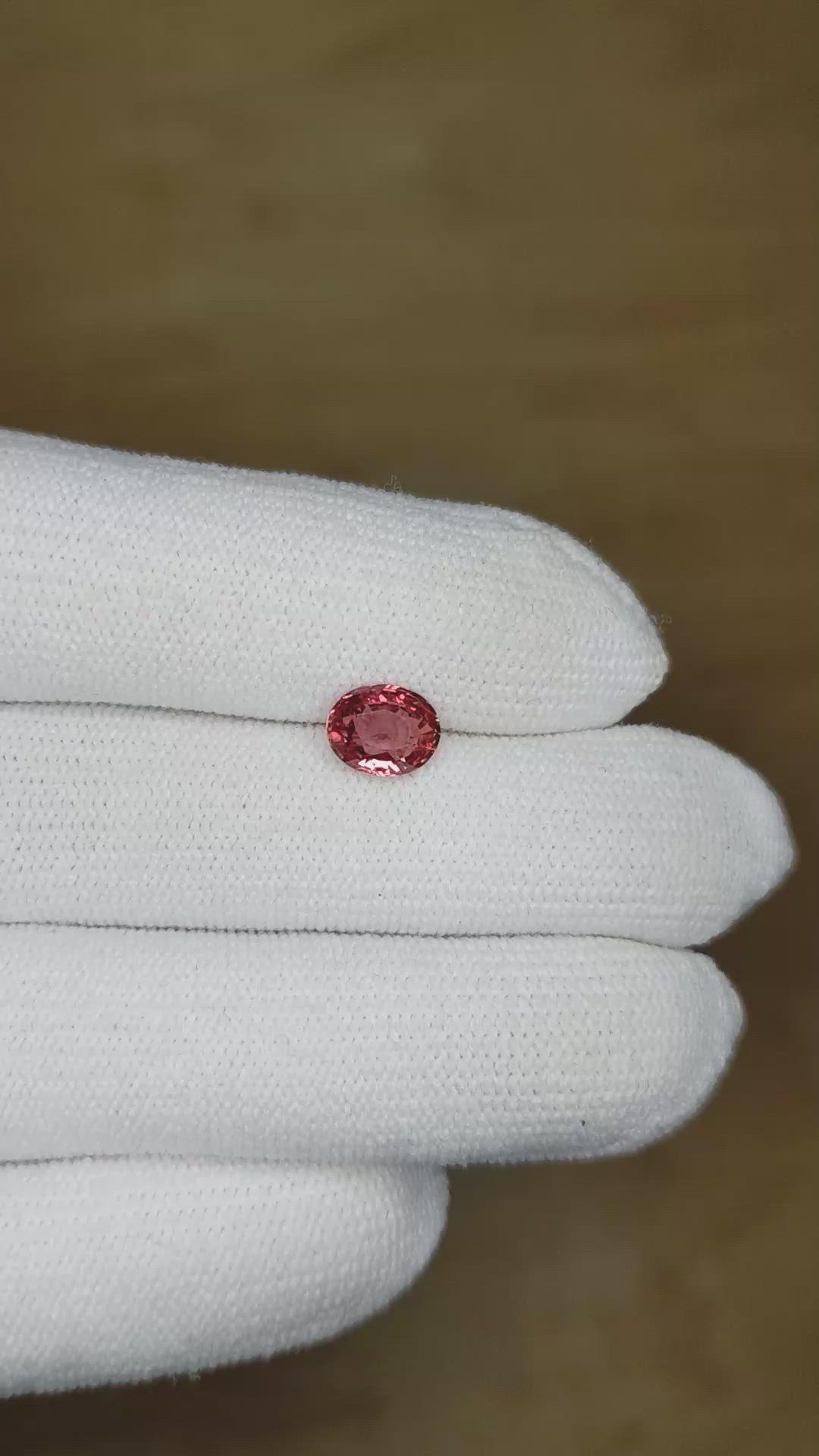 1.24 Ct. Padparadscha Sapphire from Ceylon (Sri Lanka) Size Video