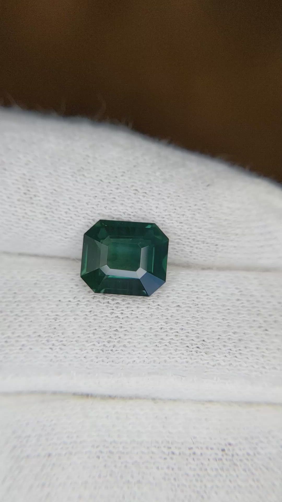 3.21 Ct. Greenish Blue Sapphire from Ceylon (Sri Lanka) Size Video