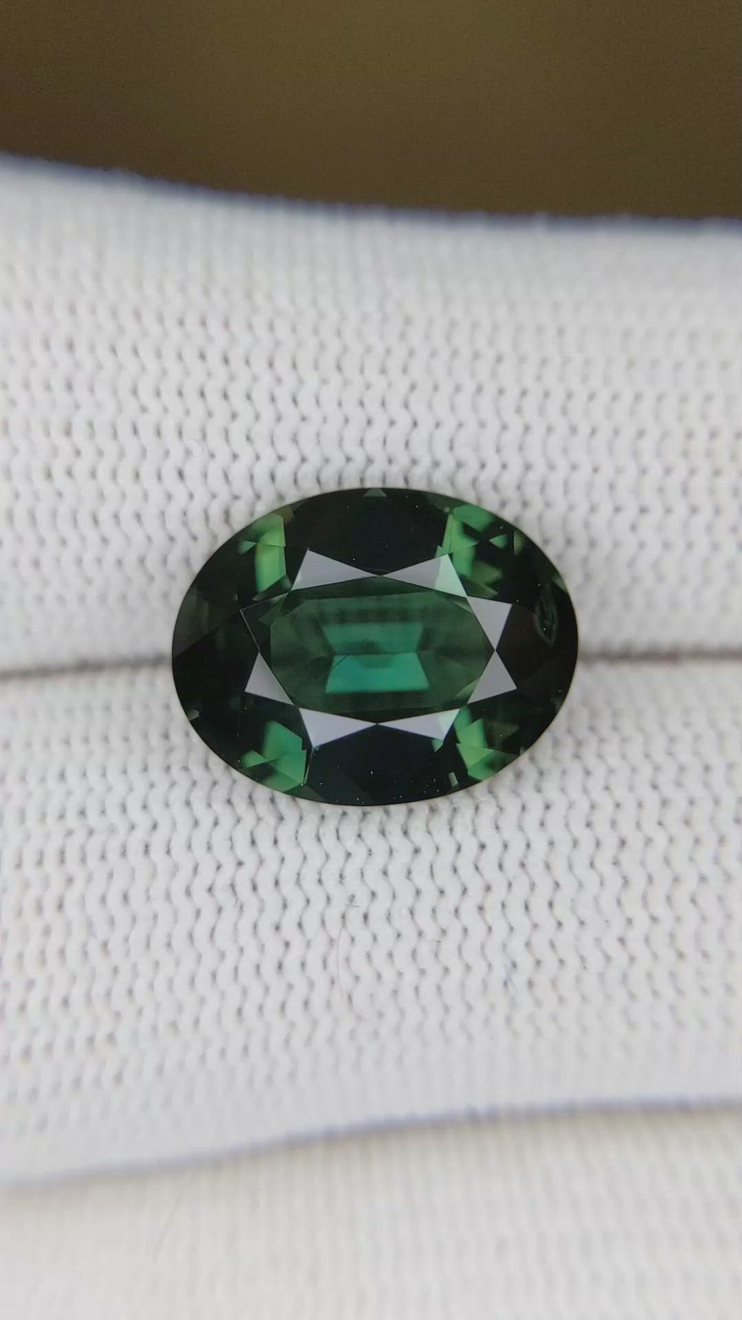 7.02 Ct. Green Sapphire from Ceylon (Sri Lanka) Size Video