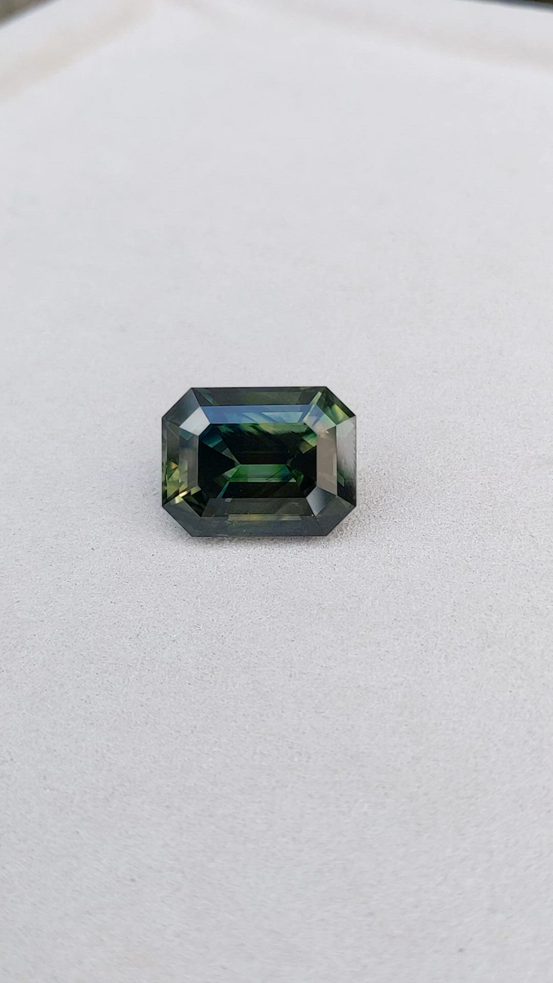 51.30 Ct. Bi Color Sapphire from Ceylon (Sri Lanka) Size Video
