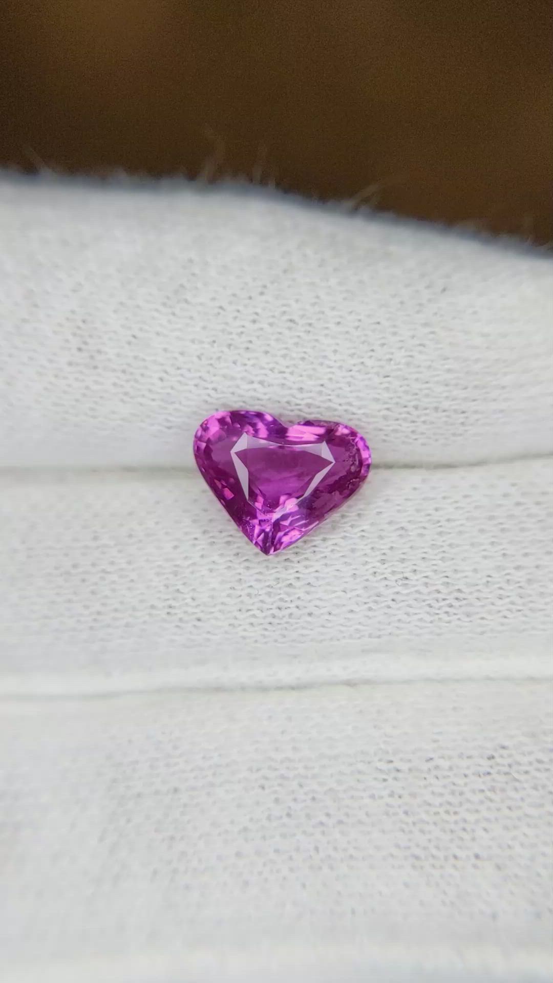 3.02 Ct. Pinkish Purple Sapphire from Ceylon (Sri Lanka) Size Video
