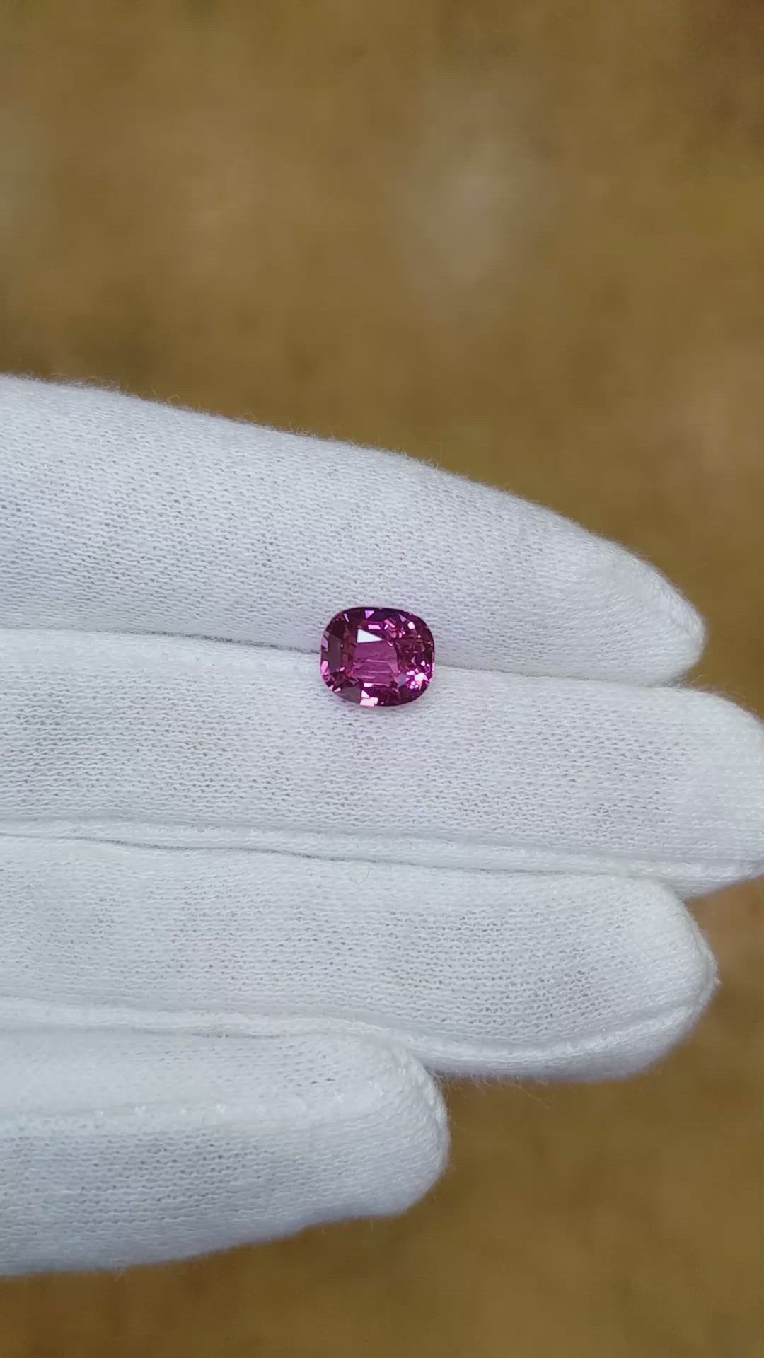3.03 Ct. Purplish Pink Sapphire from Ceylon (Sri Lanka) Size Video