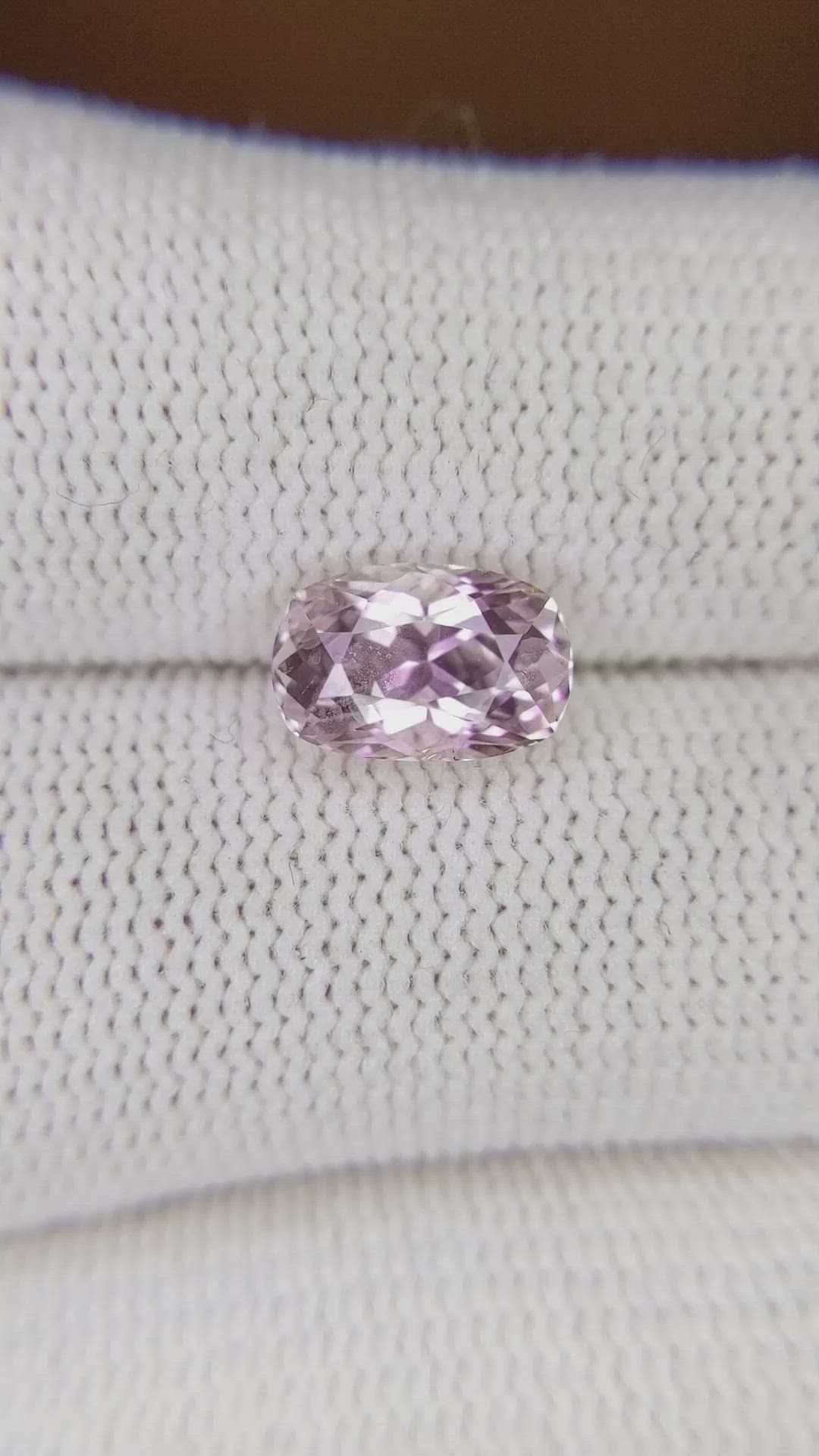 2.31 Ct. Pink Sapphire from Ceylon (Sri Lanka) Size Video