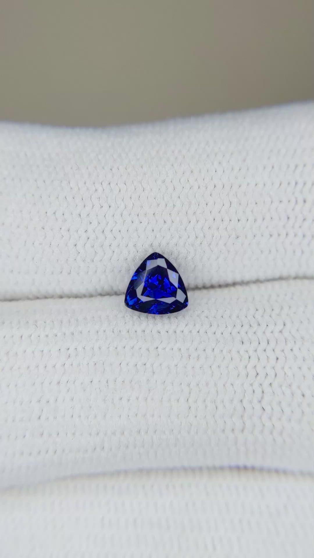 0.66 Ct. Blue Sapphire from Ceylon (Sri Lanka) Size Video