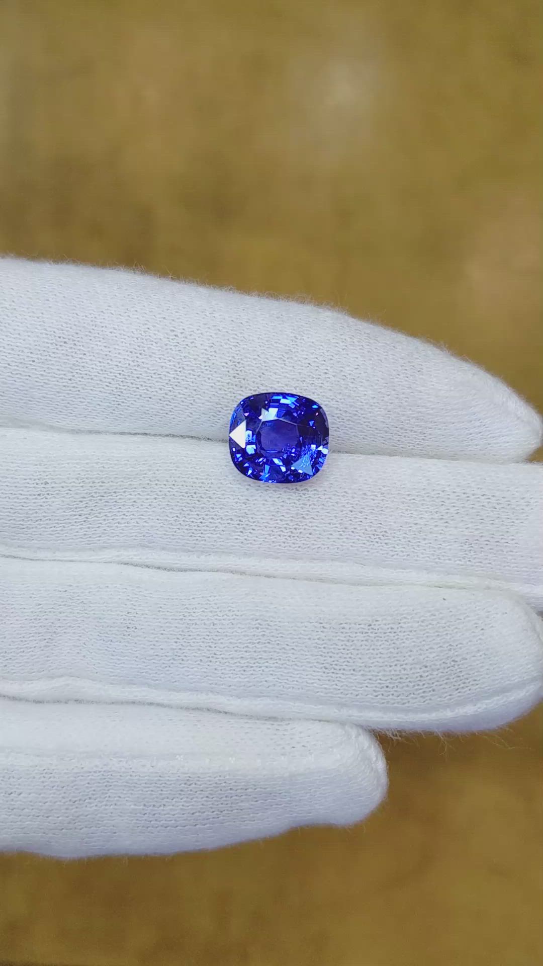 5.97 Ct. Blue Sapphire from Ceylon (Sri Lanka) Size Video