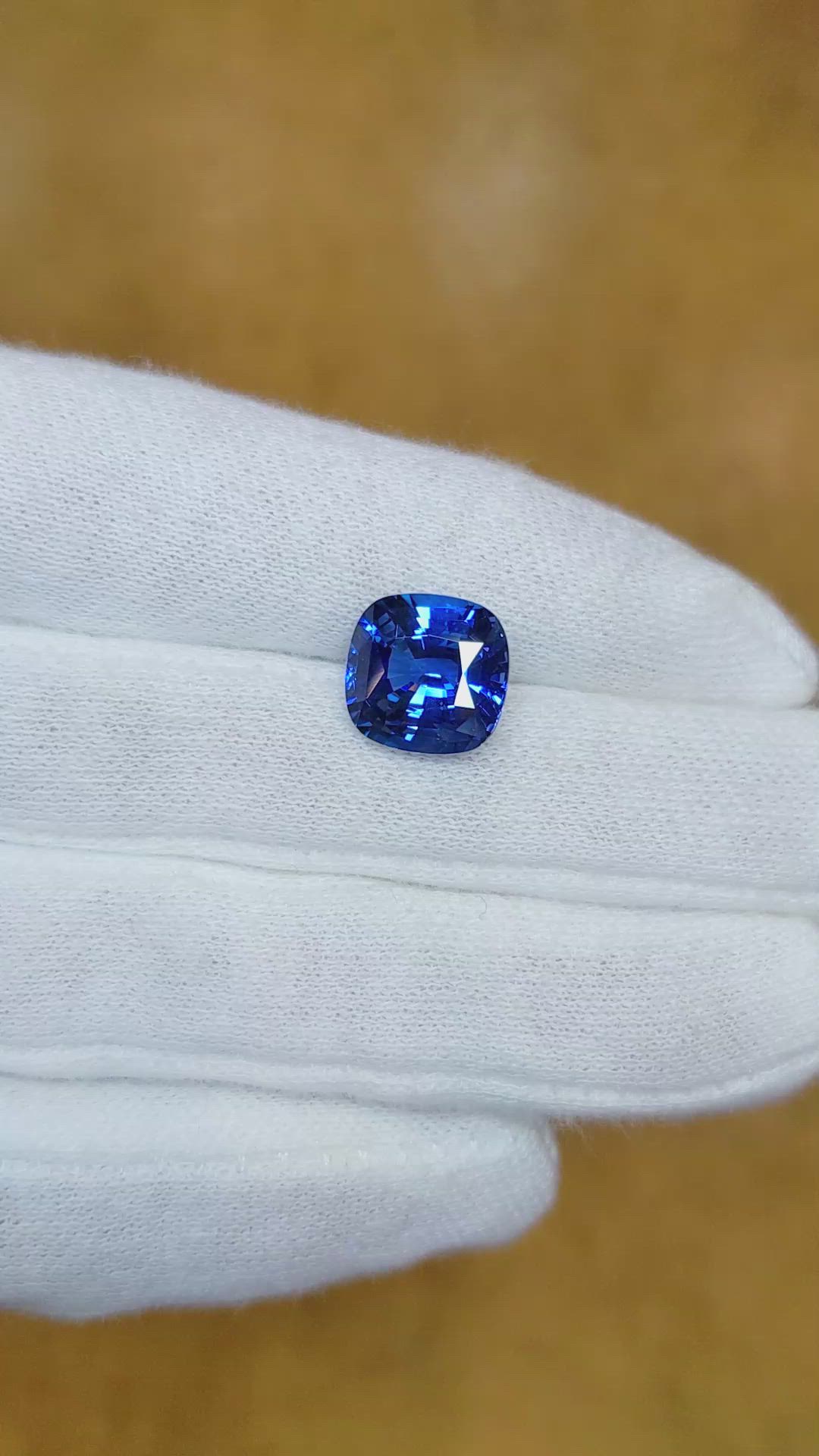 6.16 Ct. Blue Sapphire from Ceylon (Sri Lanka) Size Video