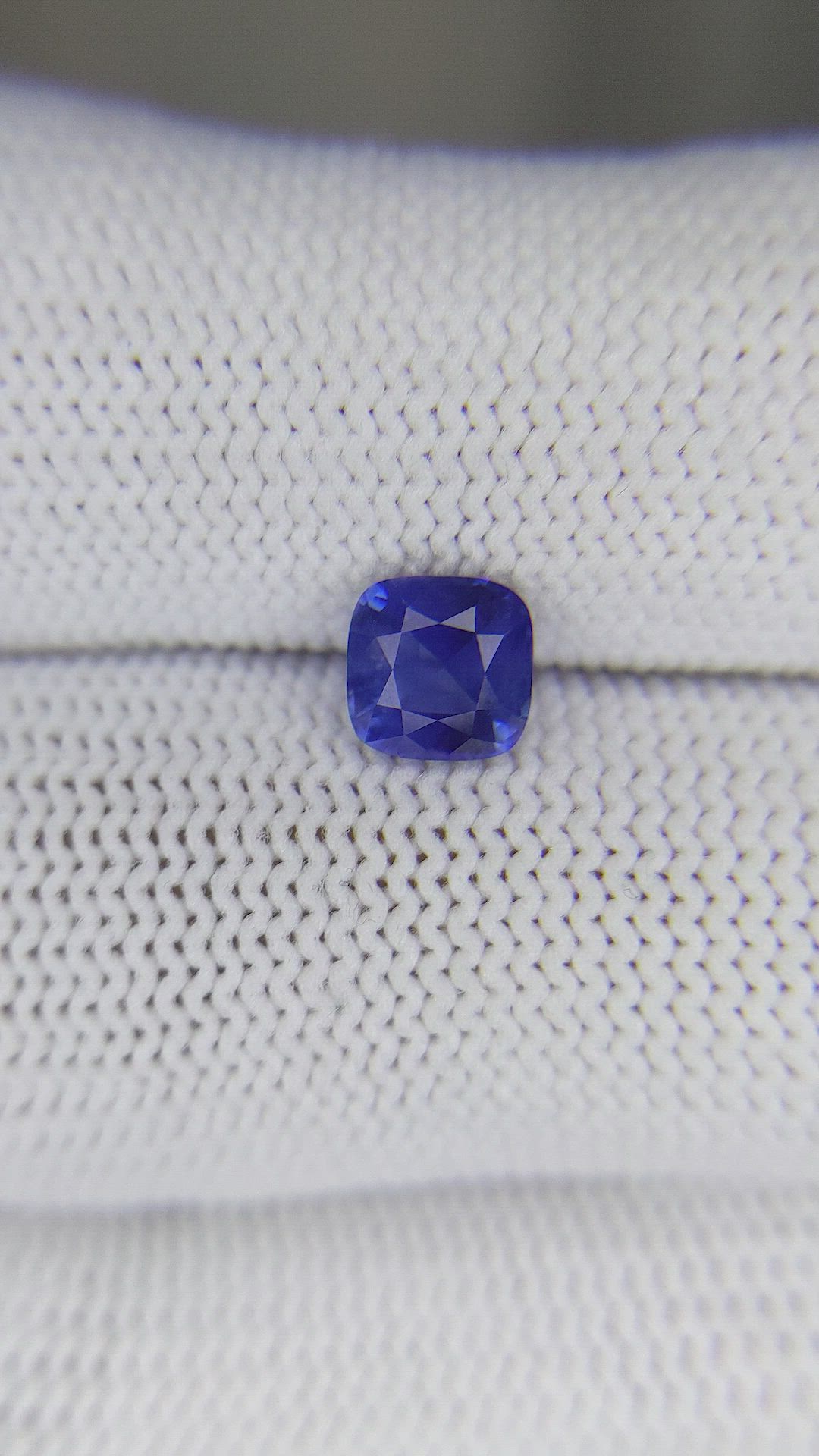 1.15 Ct. Blue Sapphire from Ceylon (Sri Lanka) Size Video