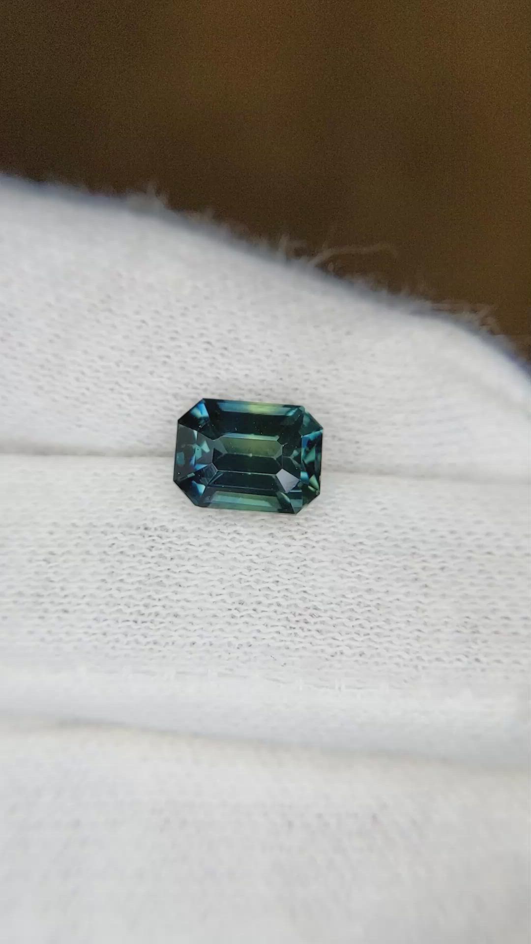 2.52 Ct. Greenish Blue Sapphire from Ceylon (Sri Lanka) Size Video