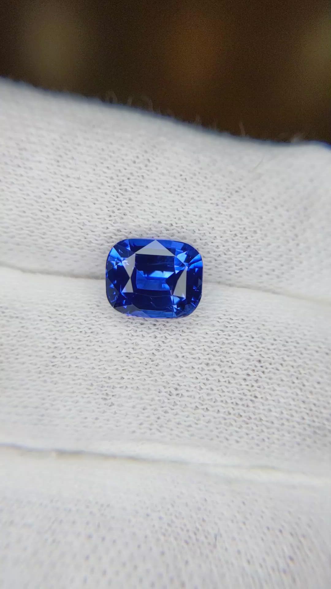 3.17 Ct. Blue Sapphire from Ceylon (Sri Lanka) Size Video