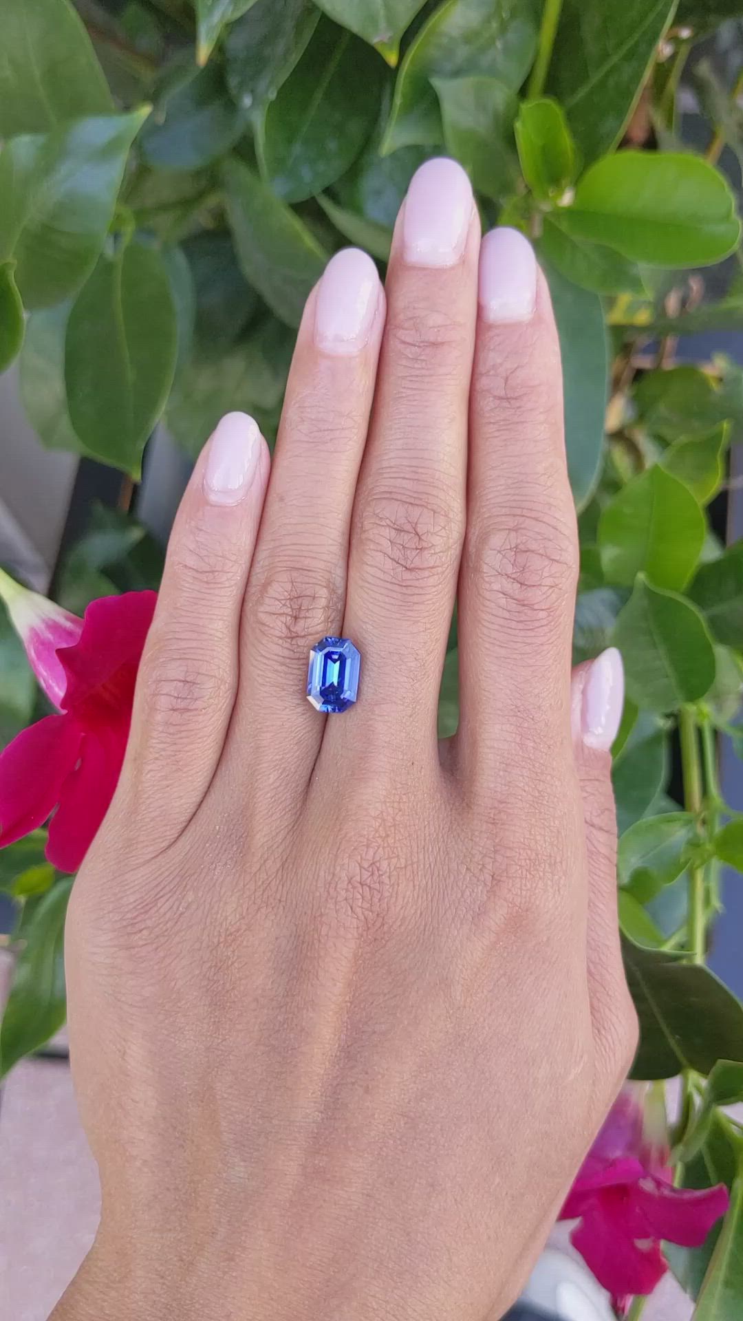 4.09 Ct. Blue Sapphire from Ceylon (Sri Lanka) Size Video