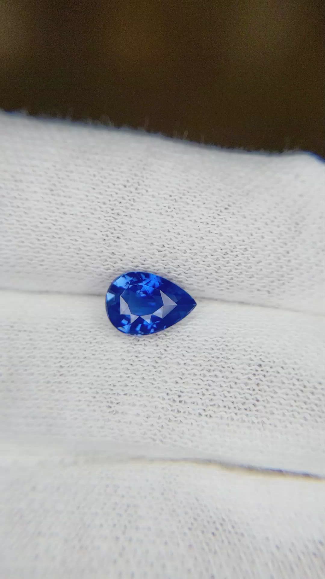 1.65 Ct. Sapphire from Ceylon (Sri Lanka) Size Video
