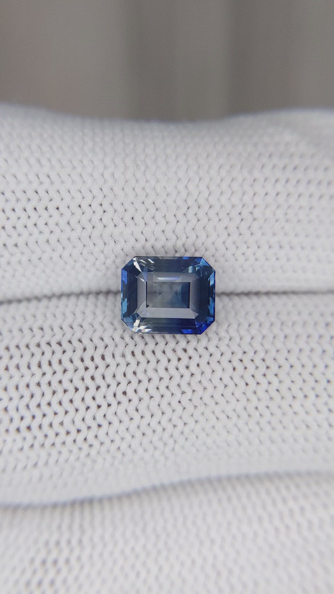 2.52 Ct. Bi Color / Parti Sapphire from Ceylon (Sri Lanka) Size Video