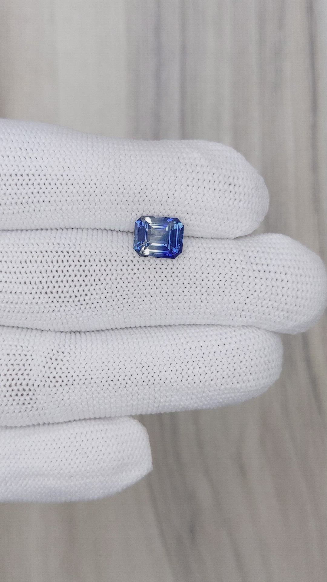 2.52 Ct. Bi Color / Parti Sapphire from Ceylon (Sri Lanka) Size Video