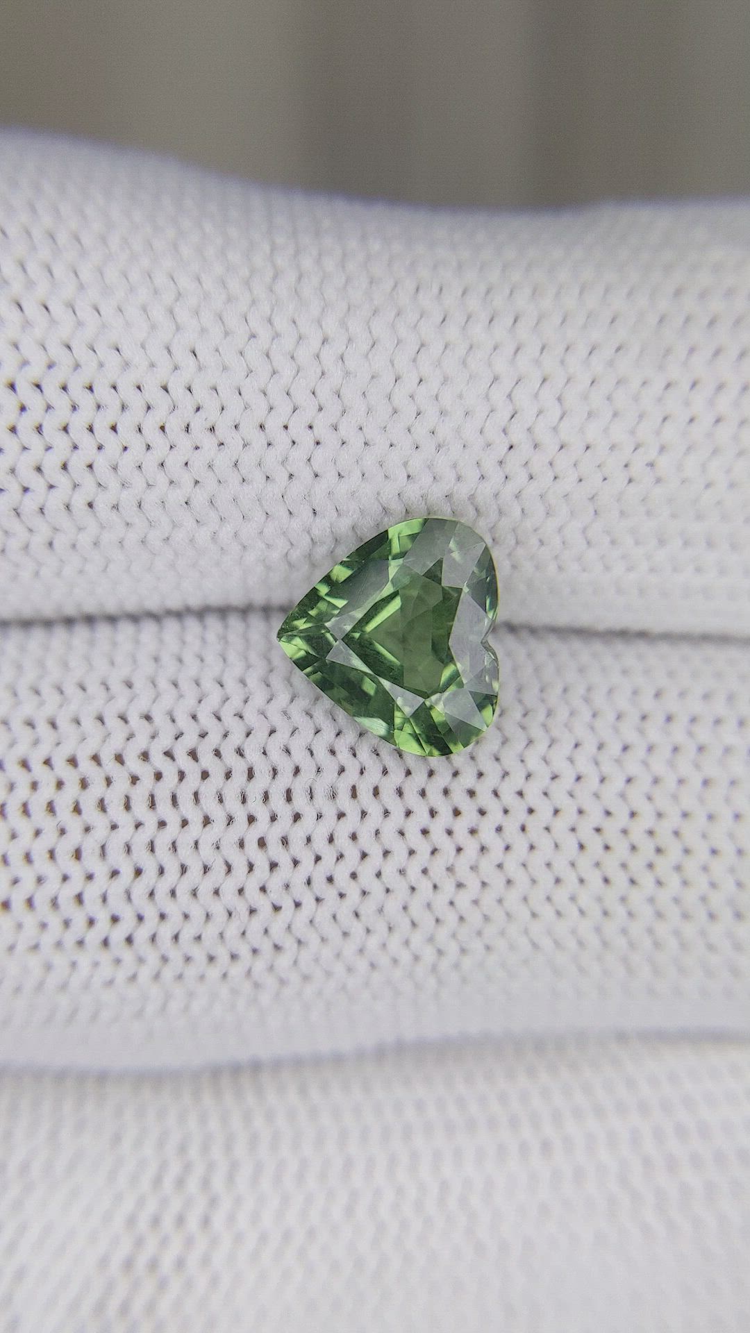 2.53 Ct. Green Sapphire from Ceylon (Sri Lanka) Size Video