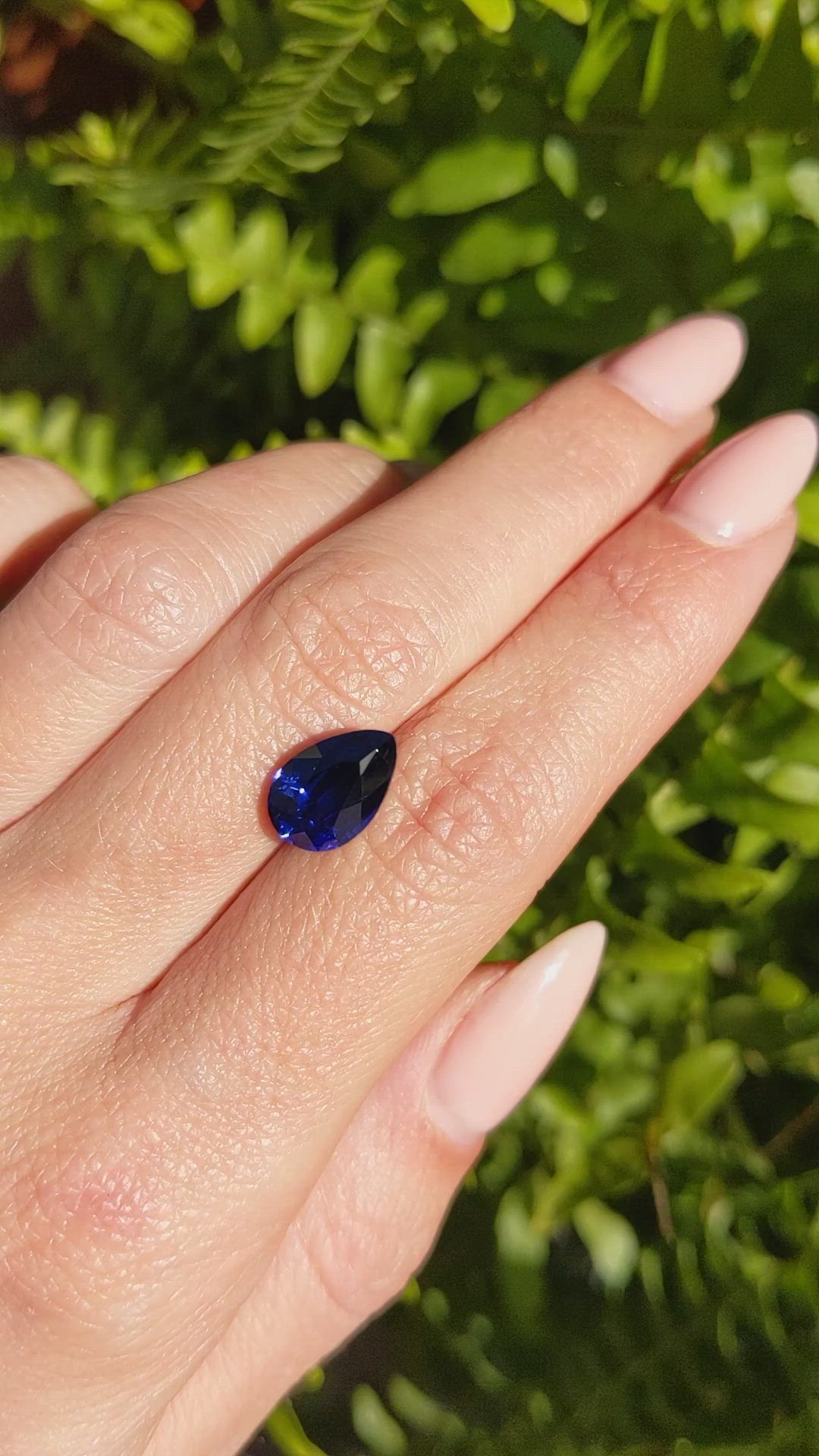 4.01 Ct. Blue Sapphire from Ceylon (Sri Lanka) Size Video