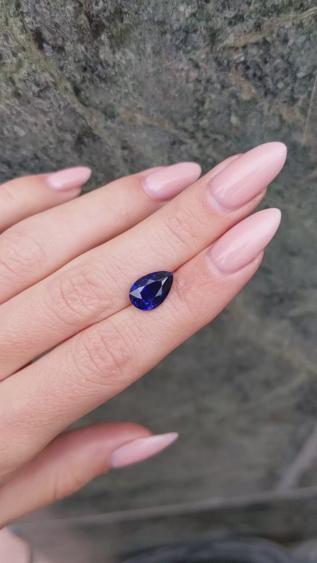 4.01 Ct. Blue Sapphire from Ceylon (Sri Lanka) Size Video