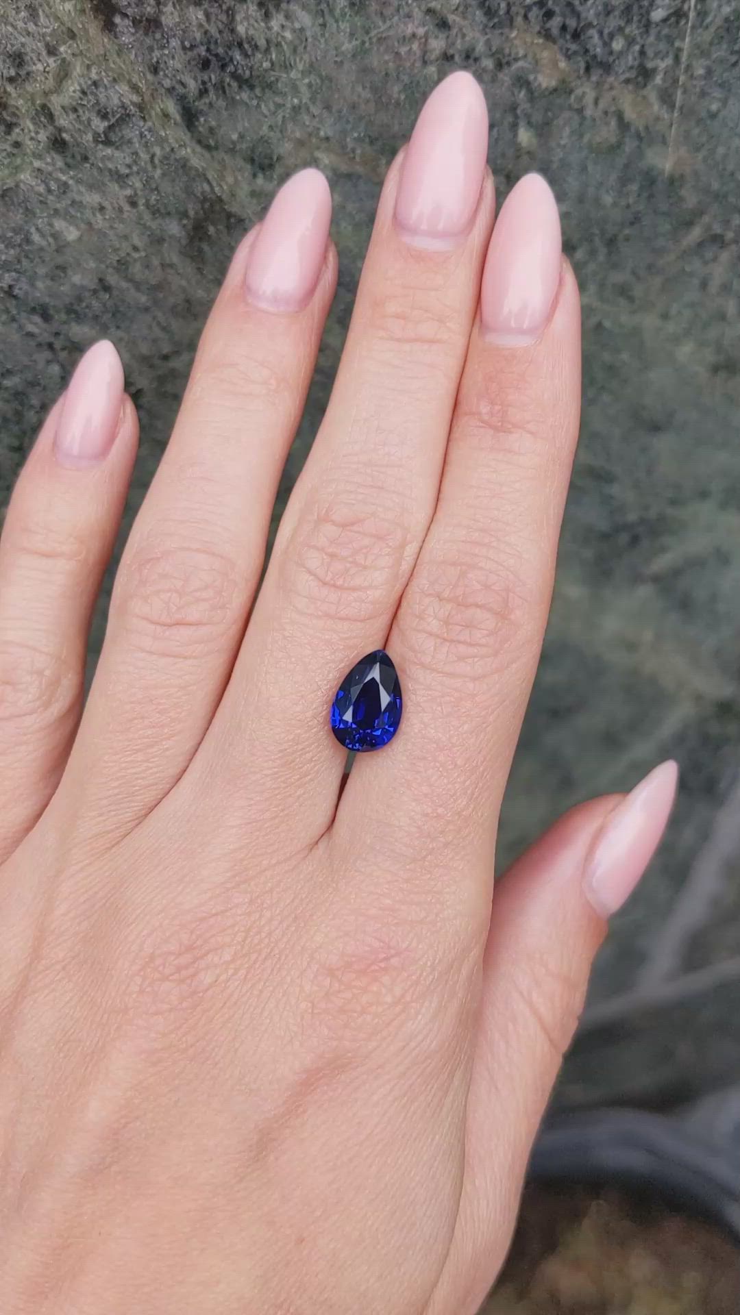 4.01 Ct. Blue Sapphire from Ceylon (Sri Lanka) Size Video